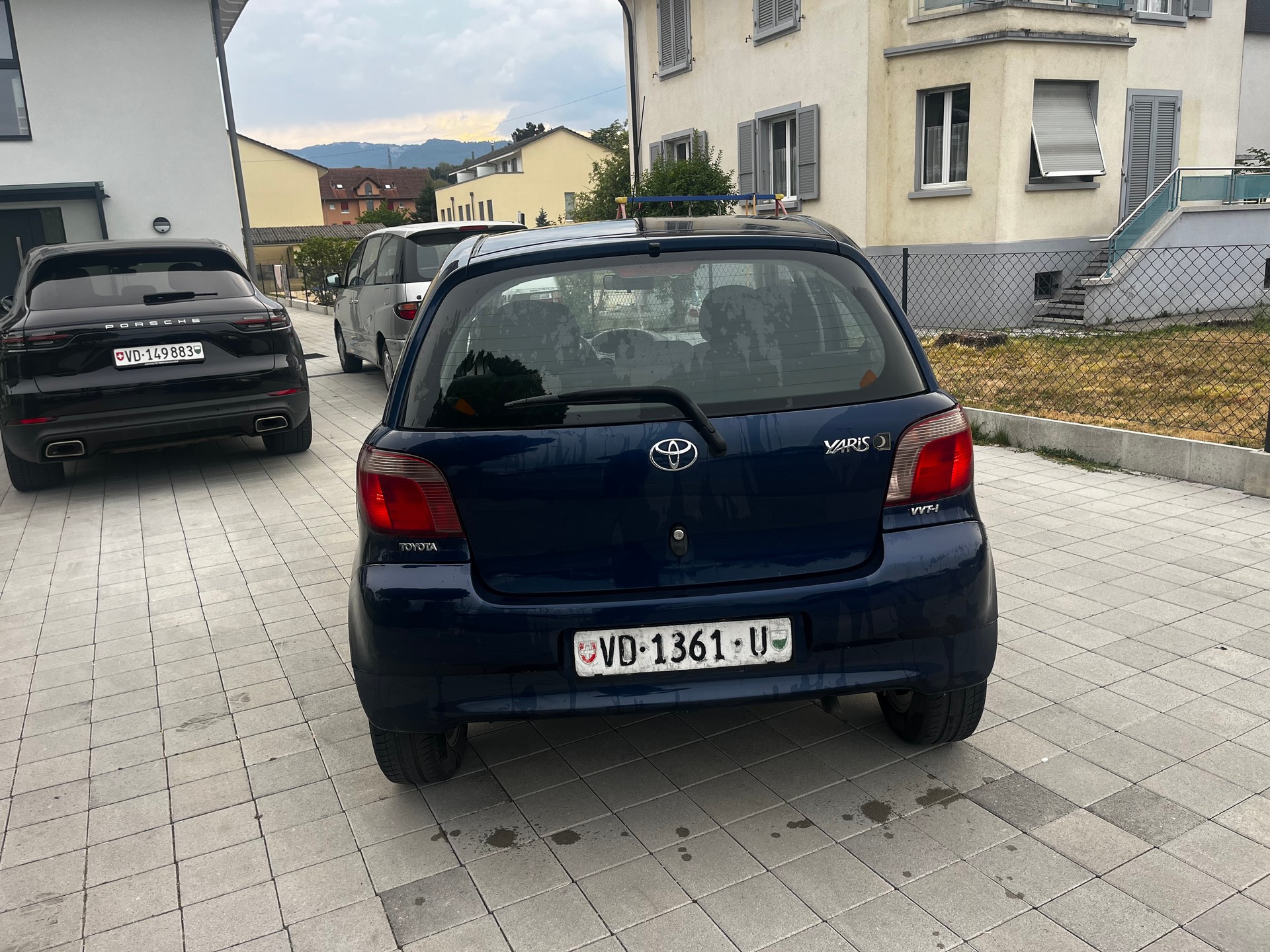 TOYOTA Yaris 1.3 Linea Sol-image-4