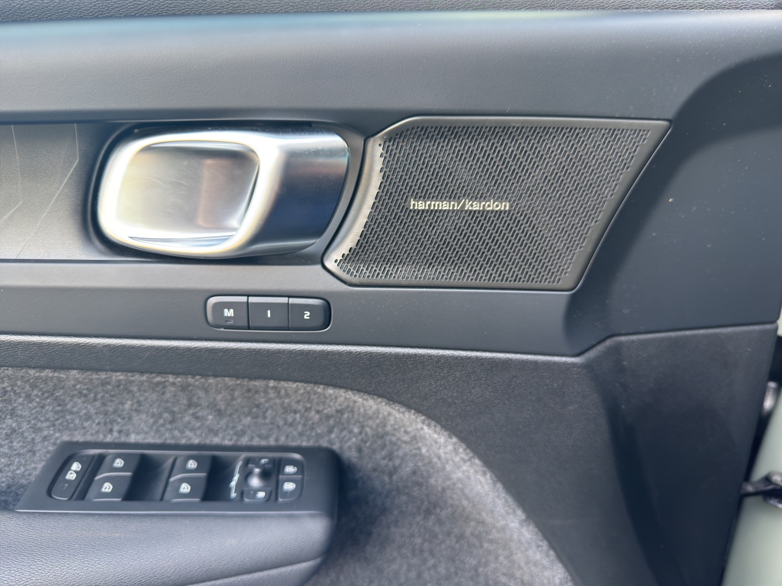 VOLVO EX40 Twin Ultra AWD-image-9