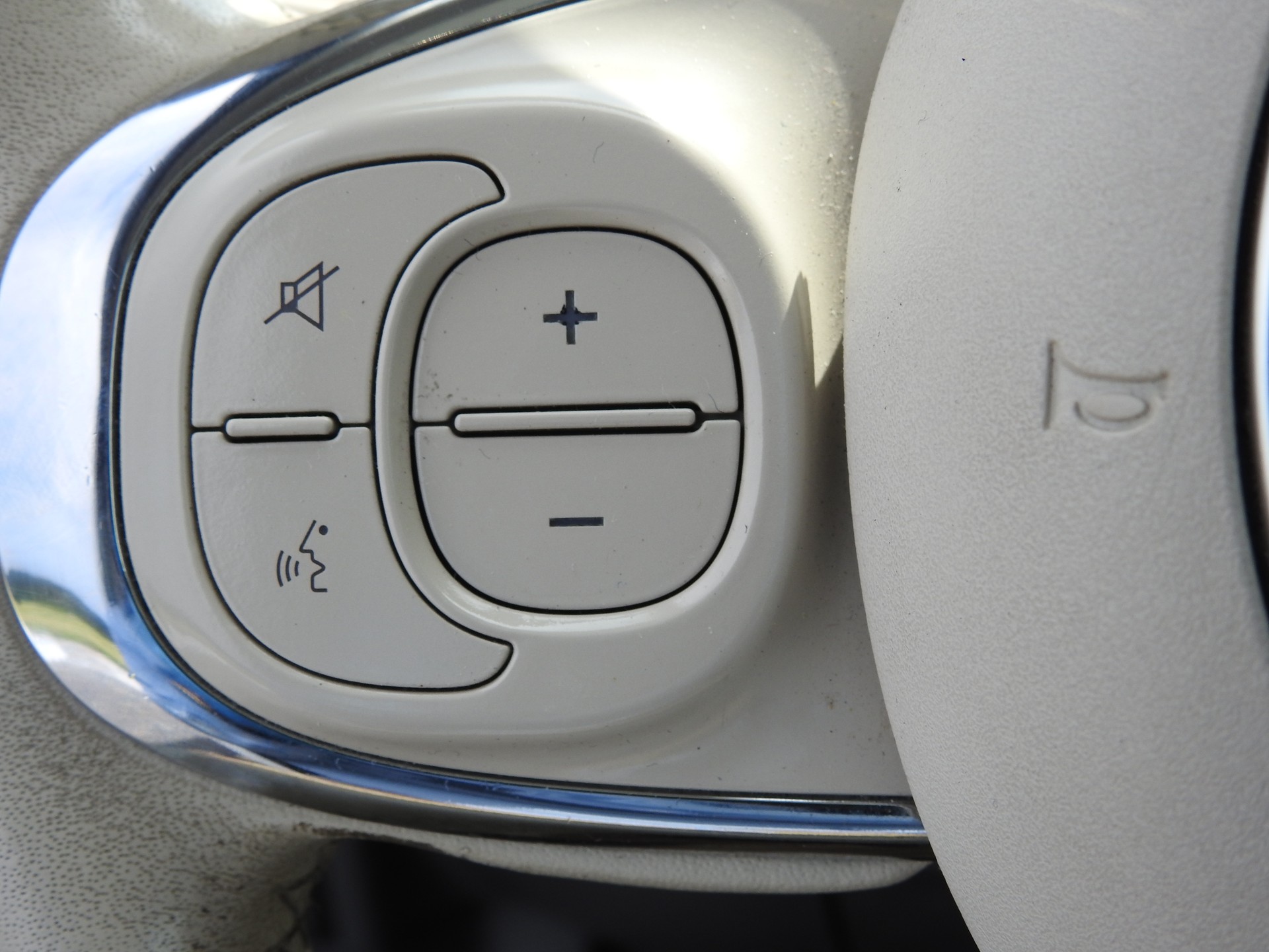 FIAT 500 0.9 Twinair Turbo Ron Arad Edition-image-24