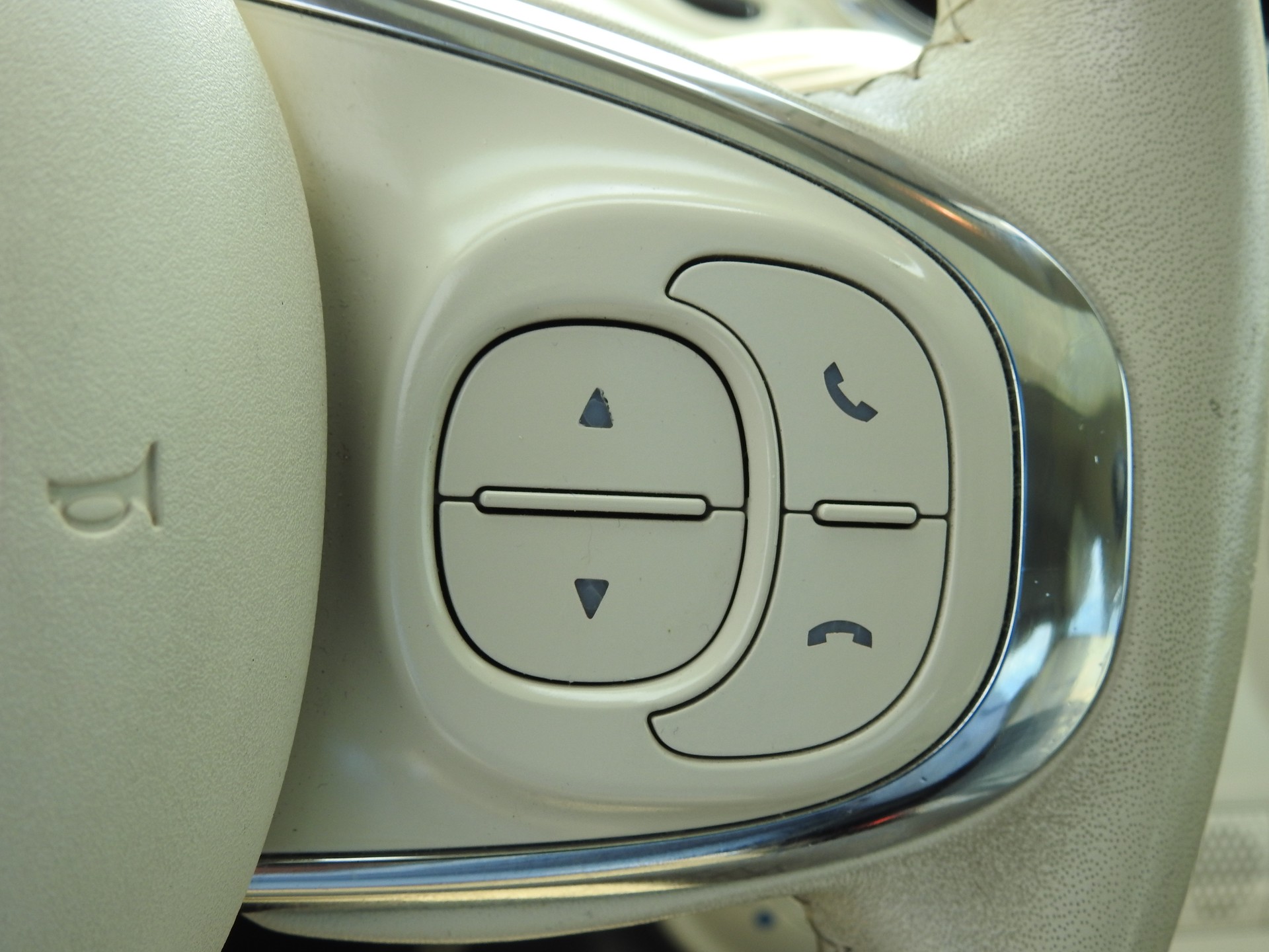 FIAT 500 0.9 Twinair Turbo Ron Arad Edition-image-23