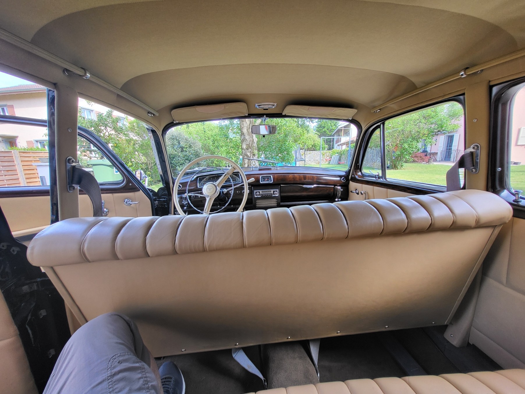 MERCEDES-BENZ Ponton 220S-image-5