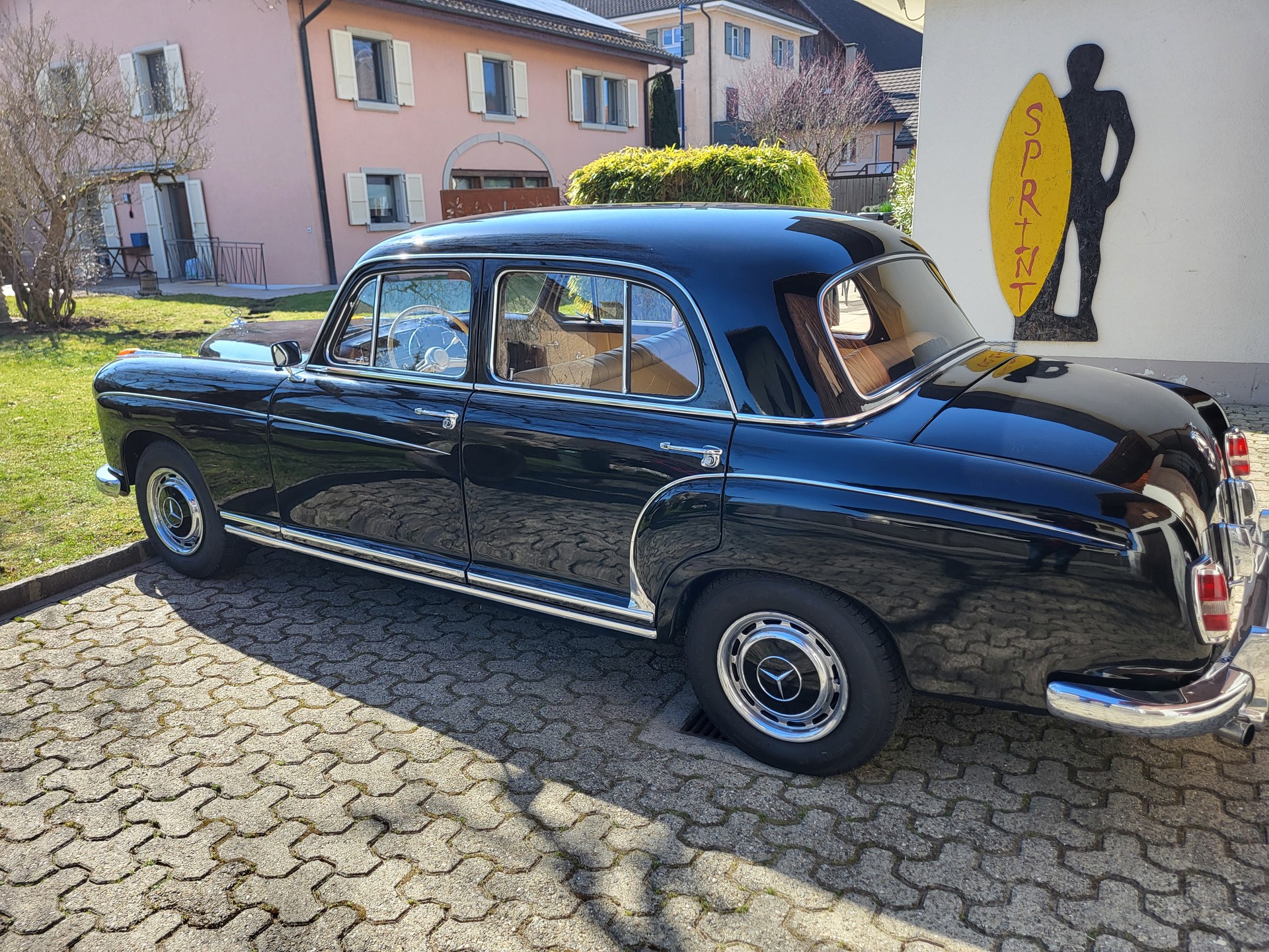 MERCEDES-BENZ Ponton 220S-image-1