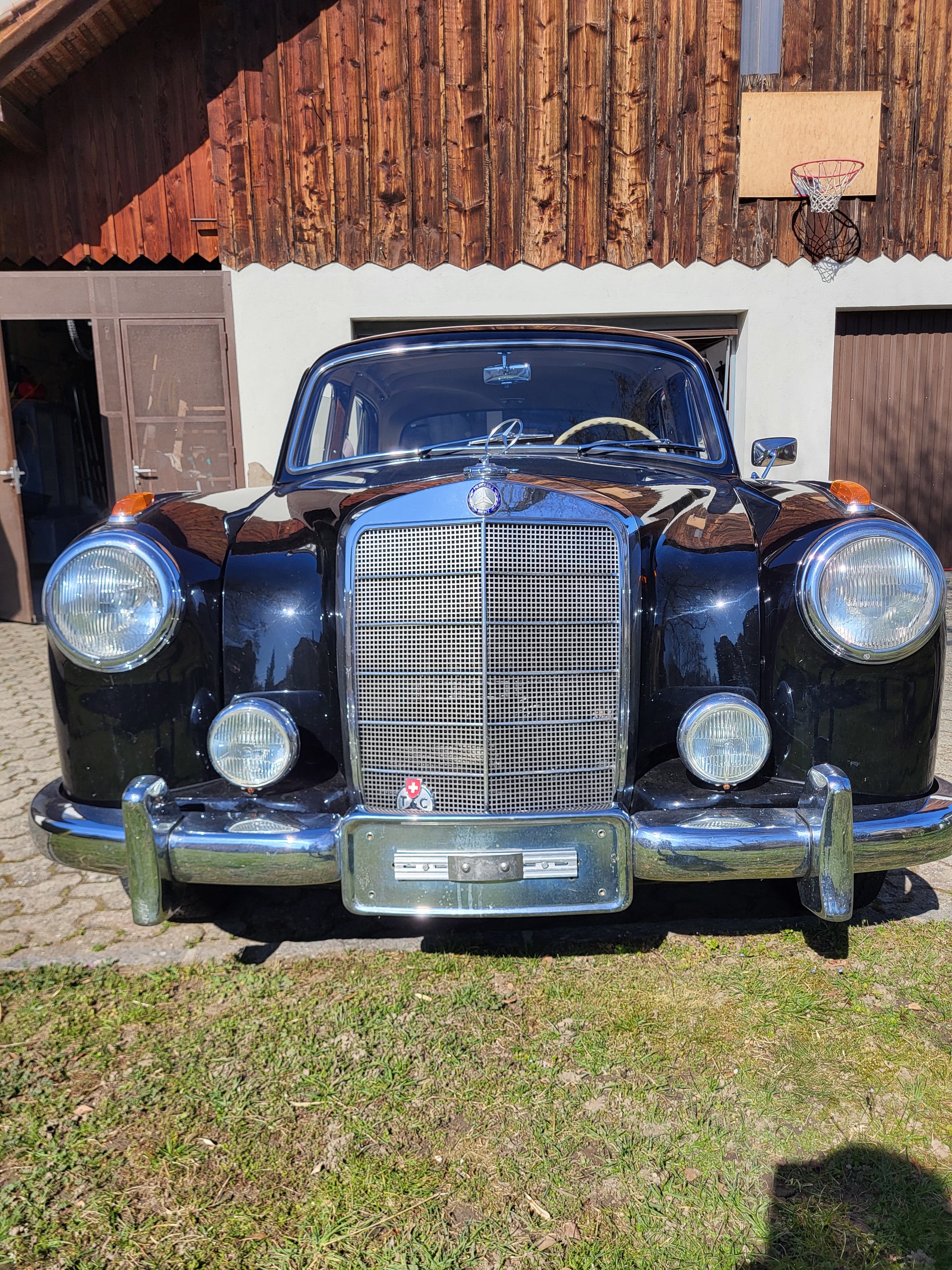 MERCEDES-BENZ Ponton 220S-image-2
