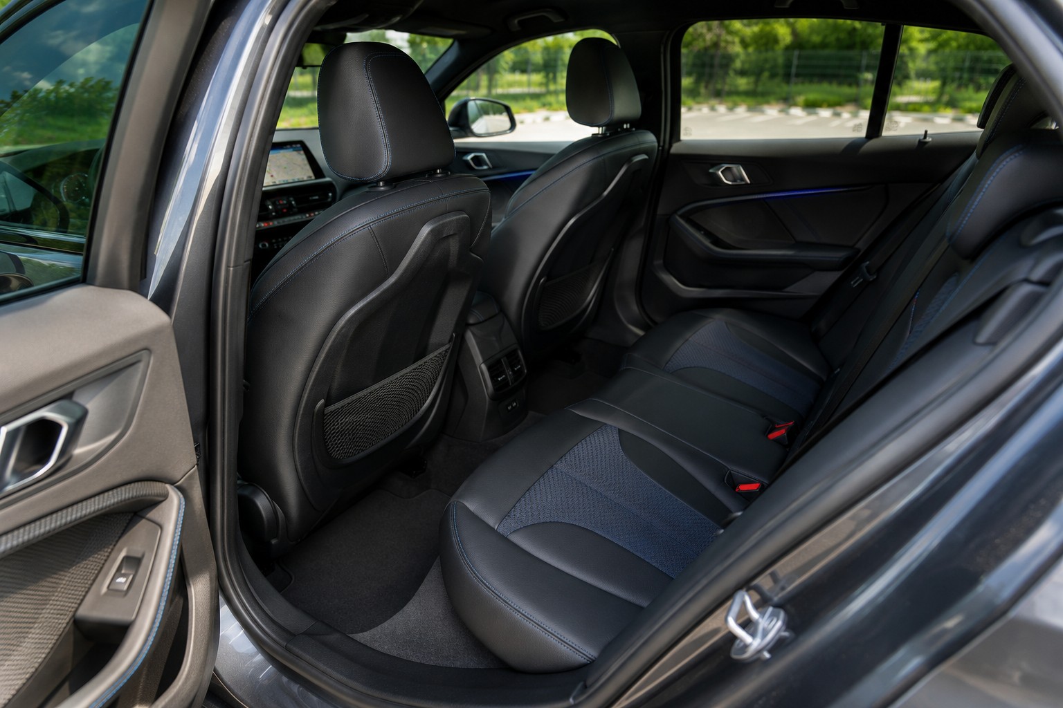 BMW 118i-image-5