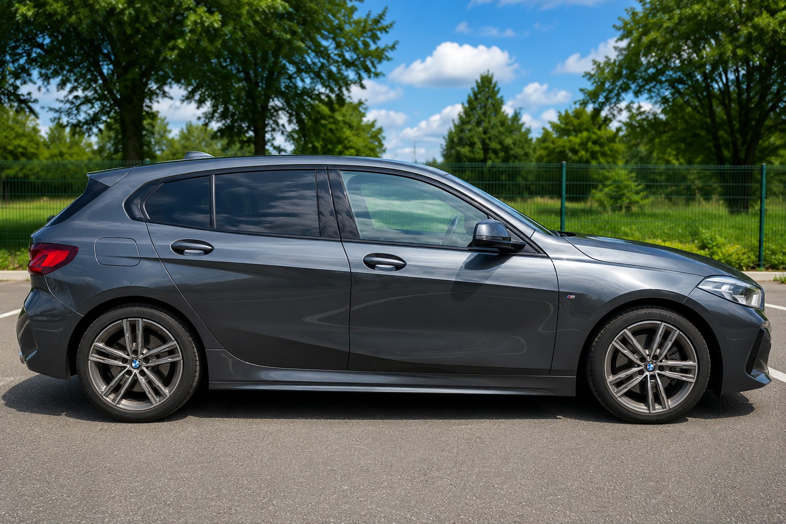 BMW 118i-image-2