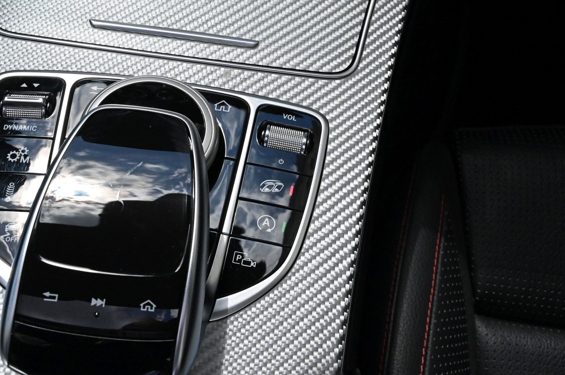 MERCEDES-BENZ C 43 Cabriolet AMG 4Matic 9G-Tronic-image-17
