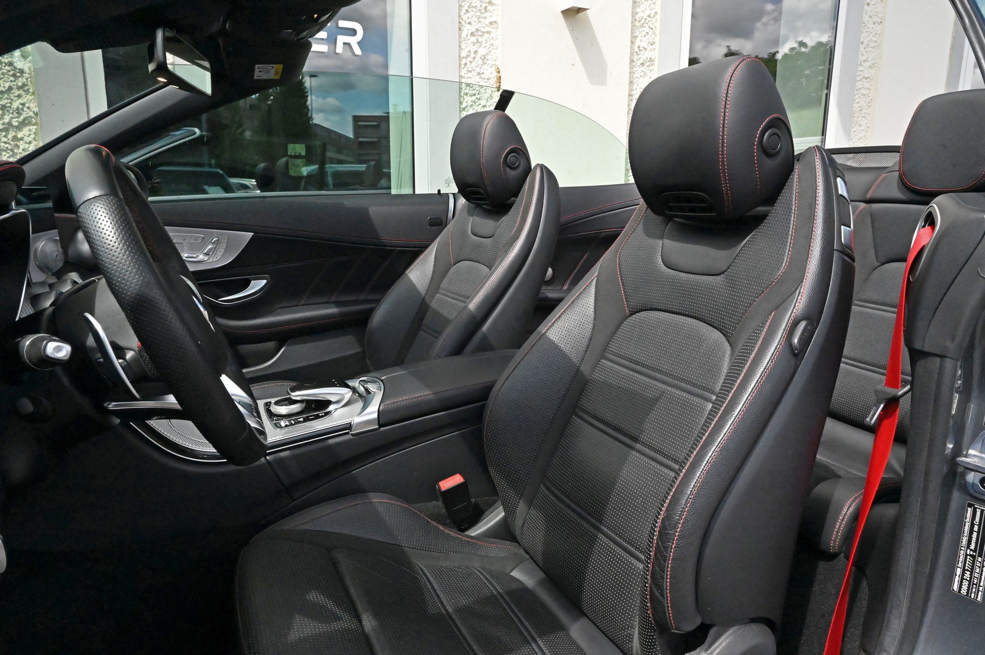 MERCEDES-BENZ C 43 Cabriolet AMG 4Matic 9G-Tronic-image-10