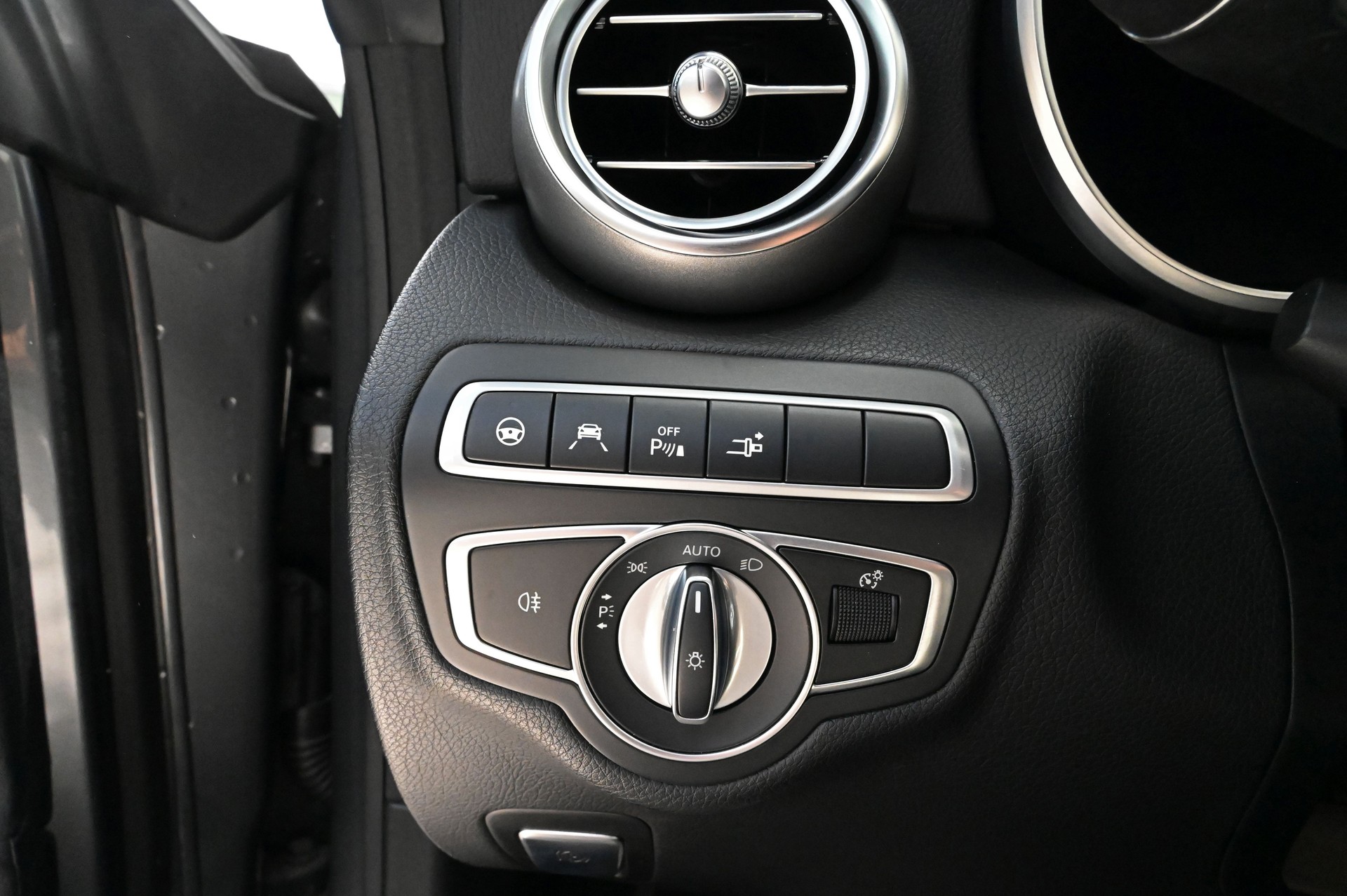 MERCEDES-BENZ C 43 Cabriolet AMG 4Matic 9G-Tronic-image-14