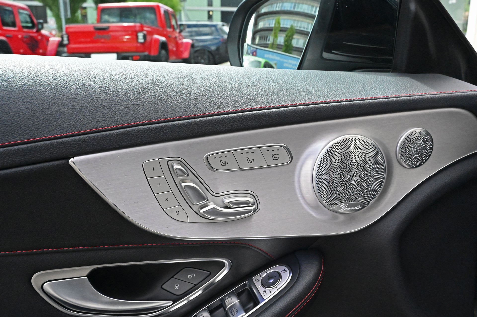 MERCEDES-BENZ C 43 Cabriolet AMG 4Matic 9G-Tronic-image-9