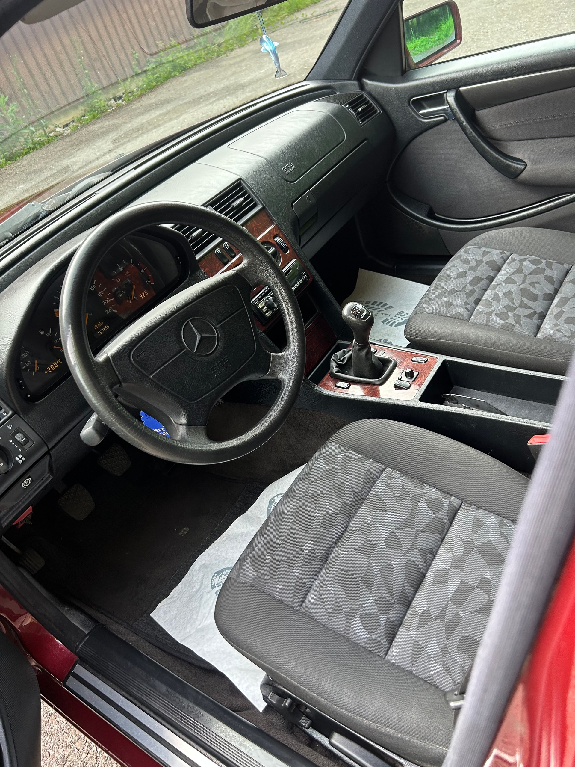 MERCEDES-BENZ C 220 CDI Sport-image-8