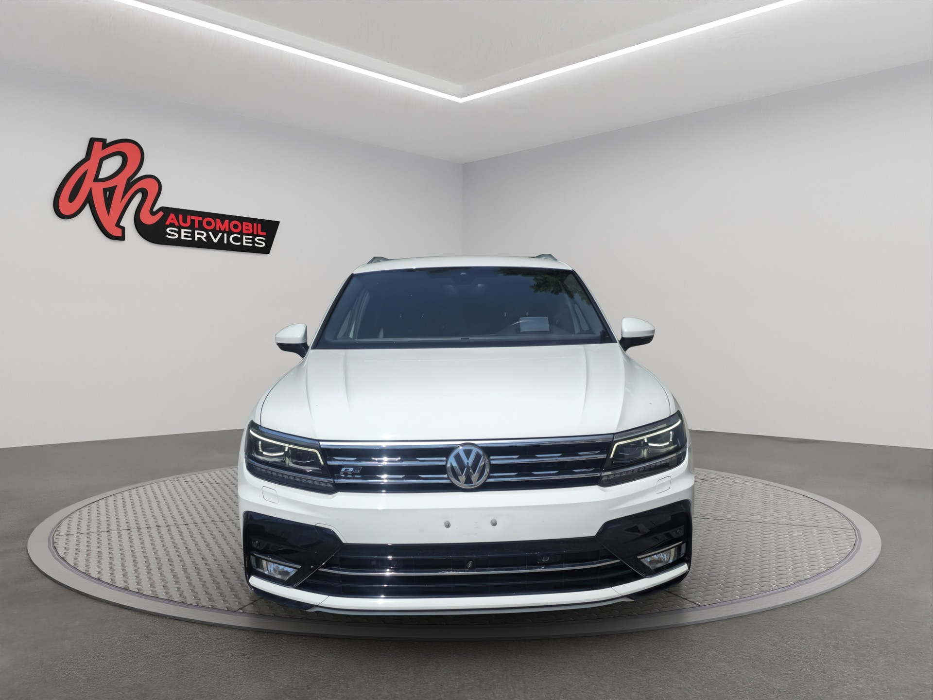VW Tiguan 2.0 TDI SCR Highline 4Motion DSG-image-1
