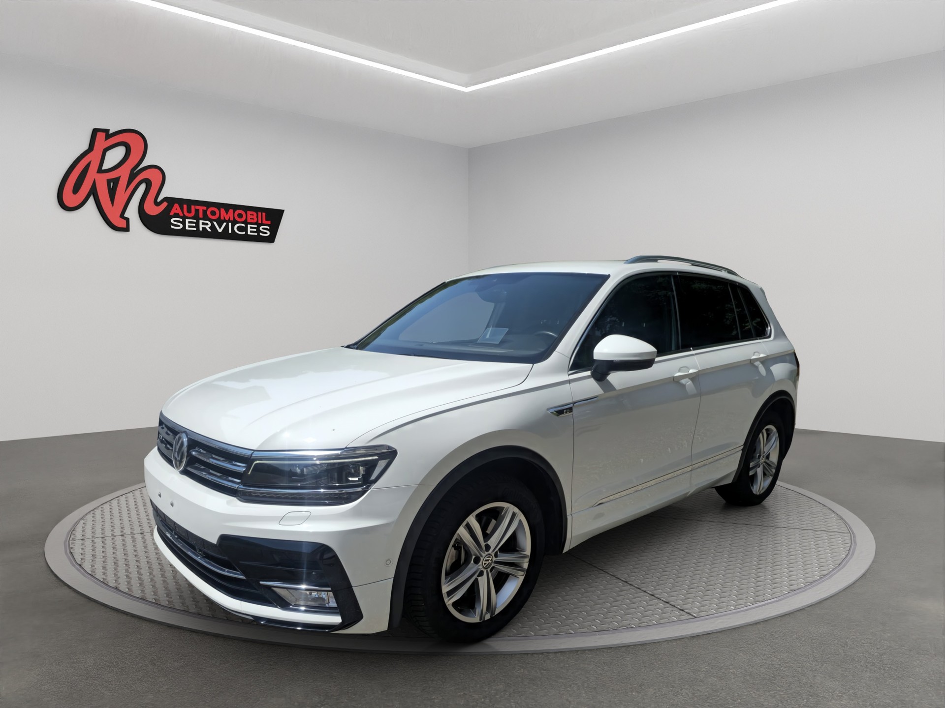 VW Tiguan 2.0 TDI SCR Highline 4Motion DSG-image-0