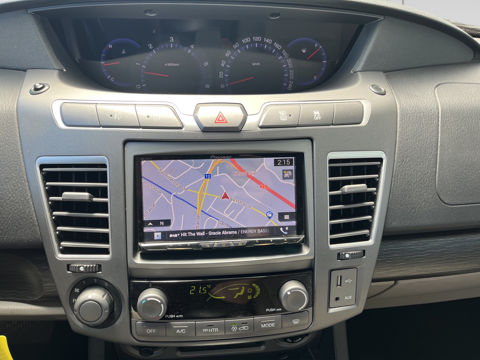 KGM-SsangYong Rodius SV220 e-XDi Sapphire 4WD Automatic-image-9