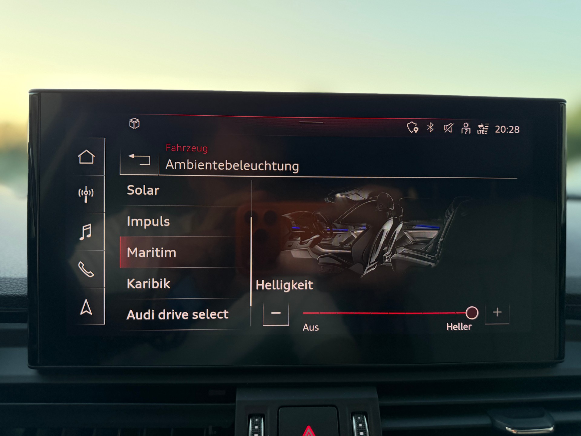 AUDI Q5 45 TFSI Black Edition quattro S-tronic-image-24