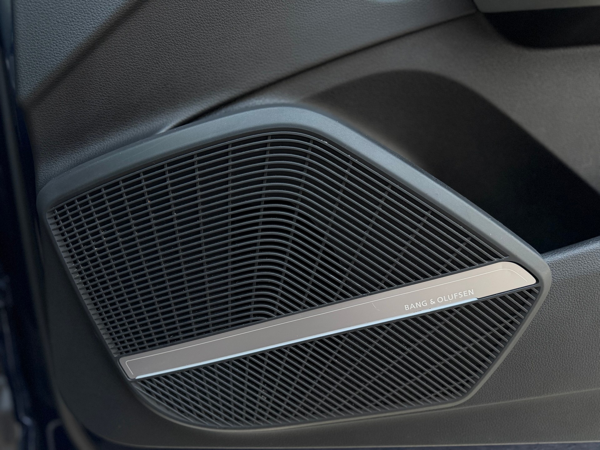 AUDI Q5 45 TFSI Black Edition quattro S-tronic-image-27