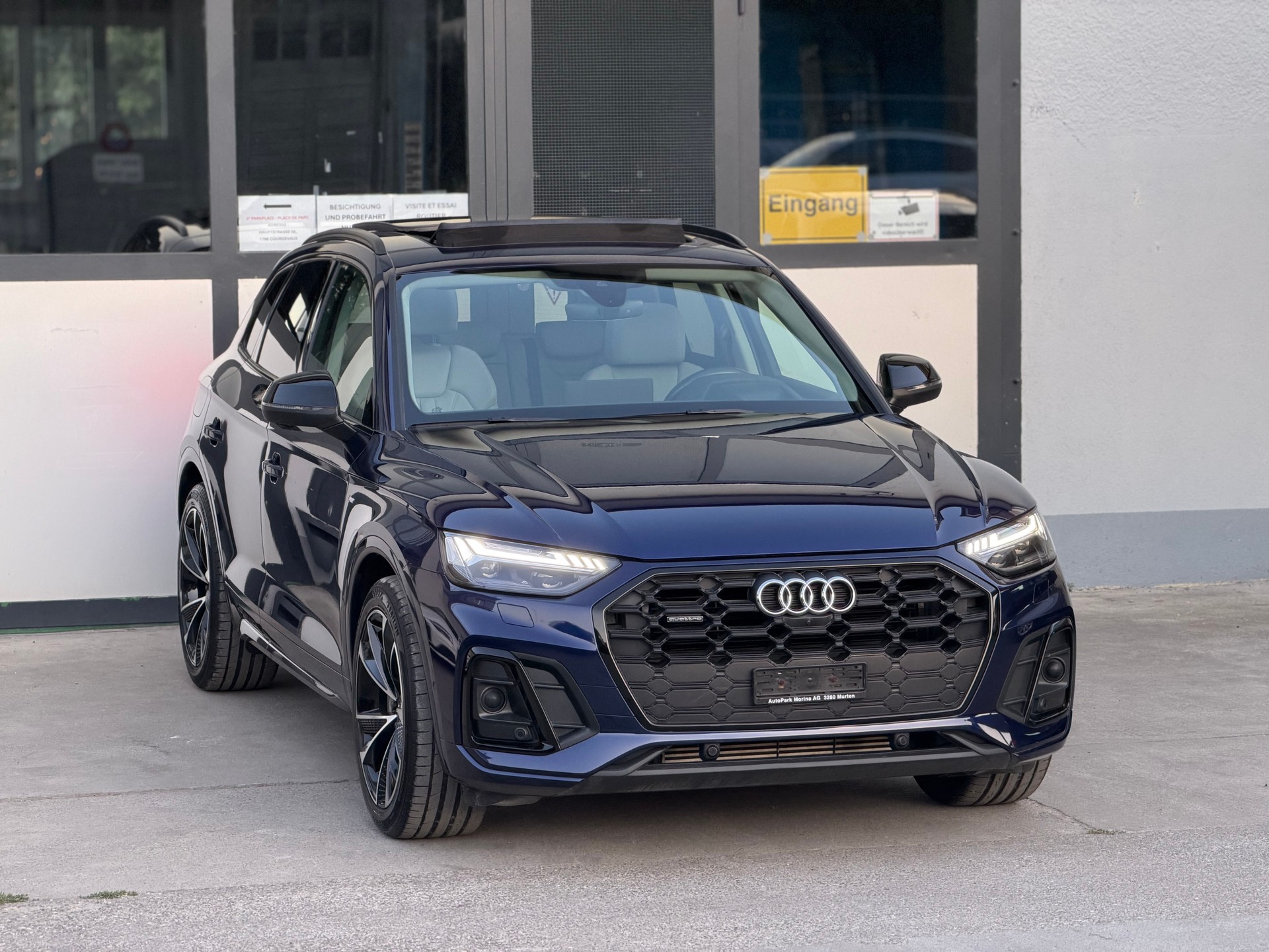 AUDI Q5 45 TFSI Black Edition quattro S-tronic-image-3