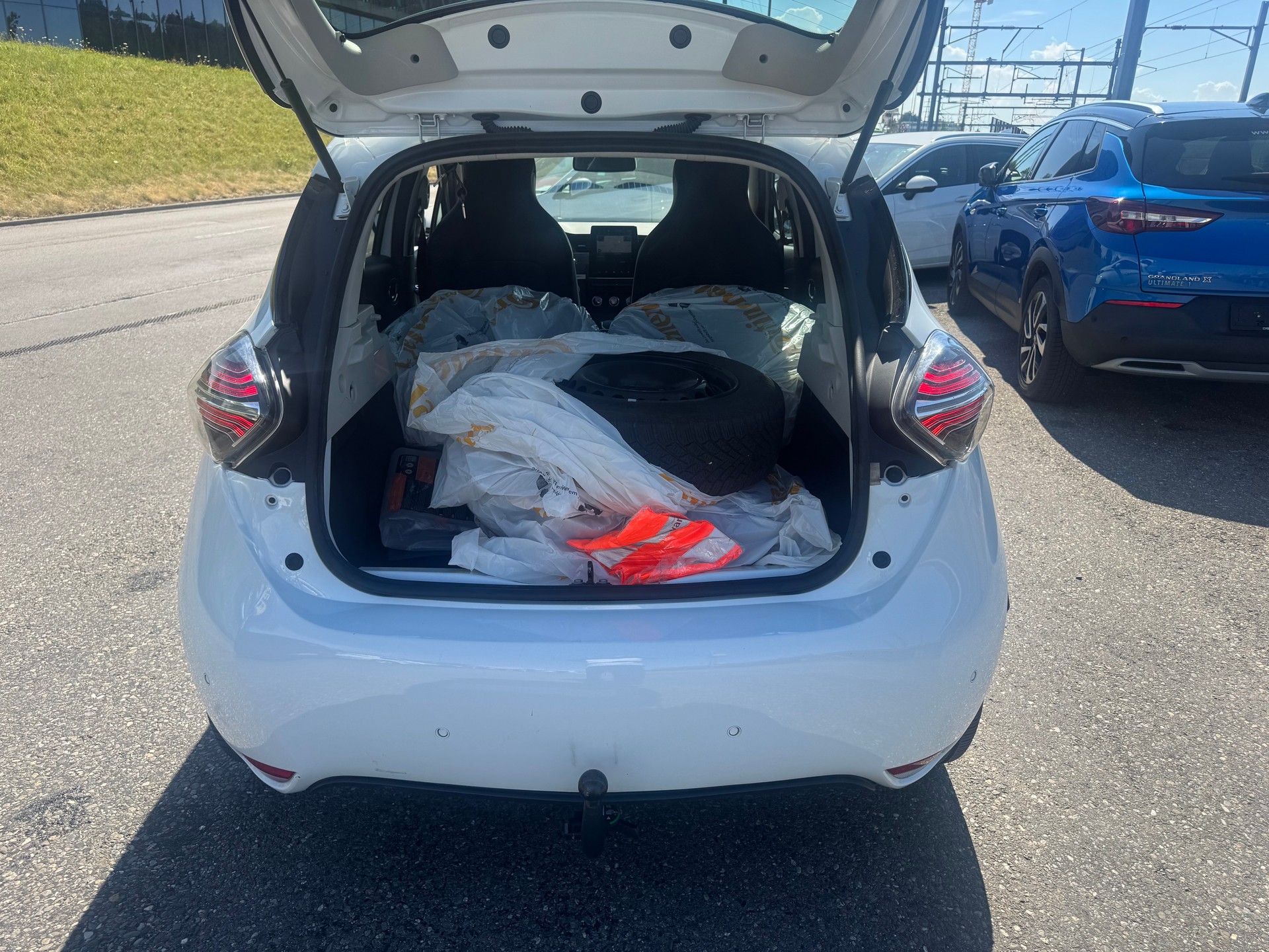 RENAULT Zoe Riviera R135 (Batterie Miete)-image-4
