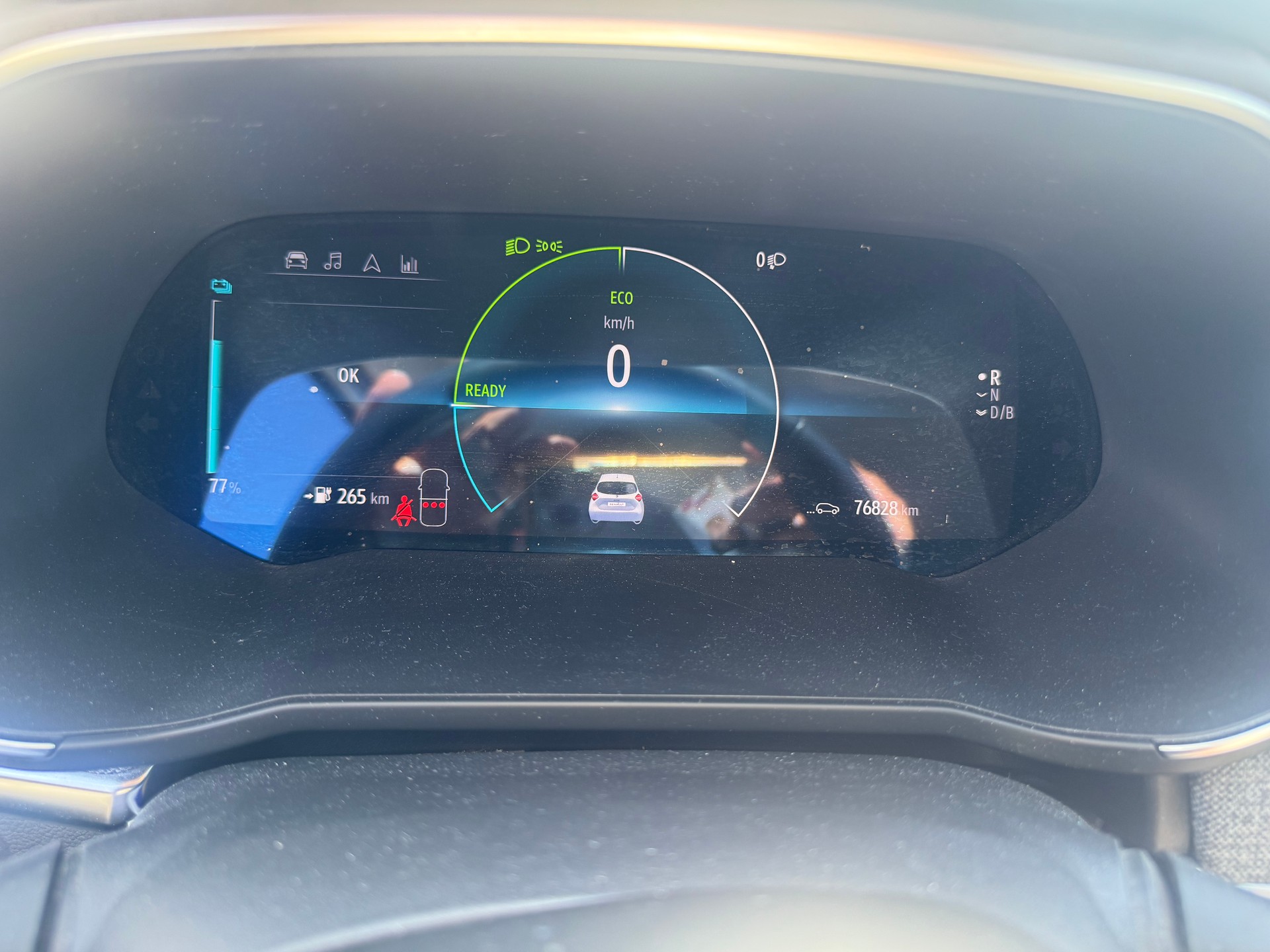 RENAULT Zoe Riviera R135 (Batterie Miete)-image-9