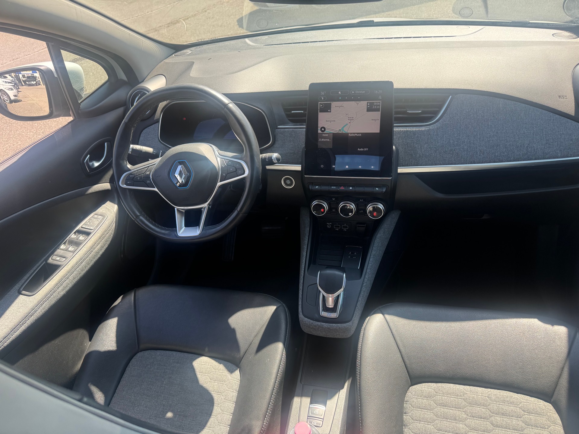RENAULT Zoe Riviera R135 (Batterie Miete)-image-7