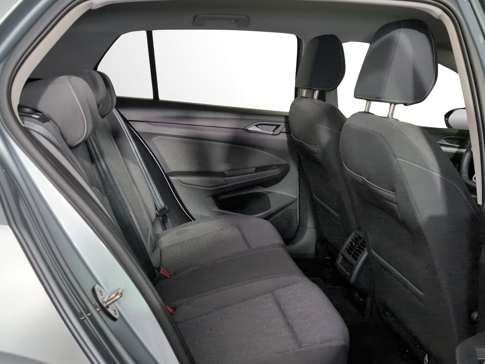 VW Golf 1.5 e TSI mHEV Life DSG-image-8