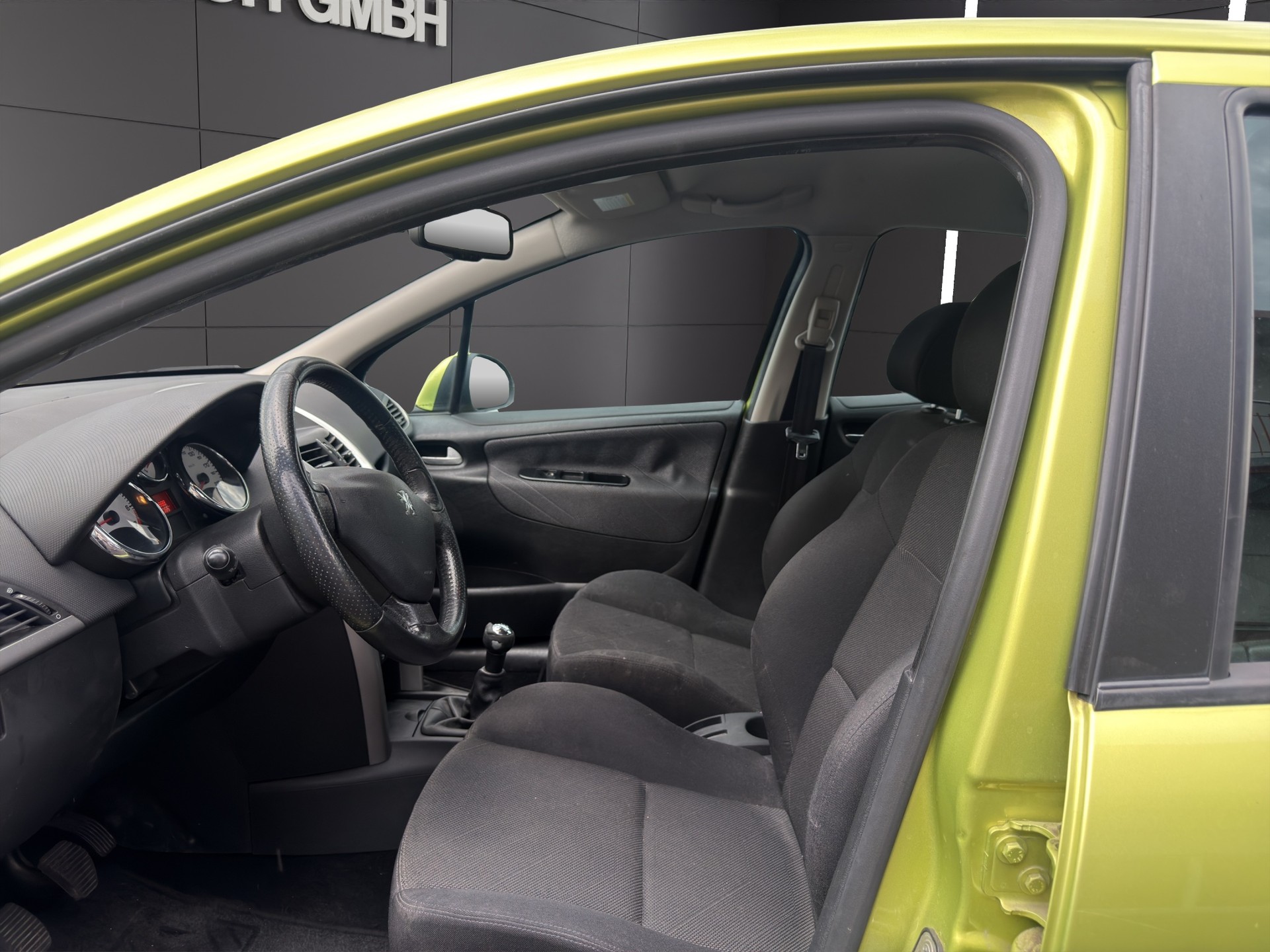 PEUGEOT 207 1.6 16V XS-image-8
