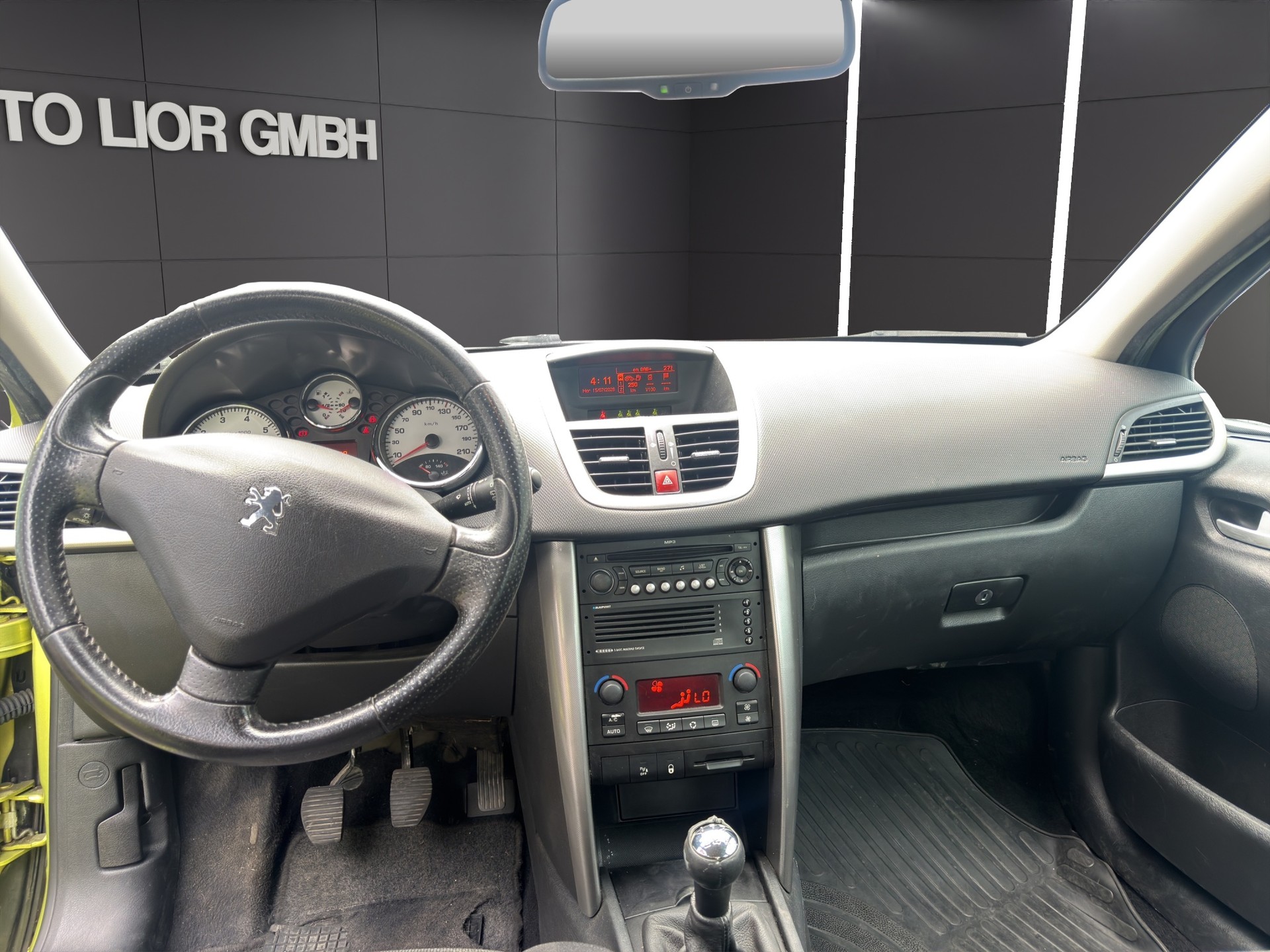 PEUGEOT 207 1.6 16V XS-image-10