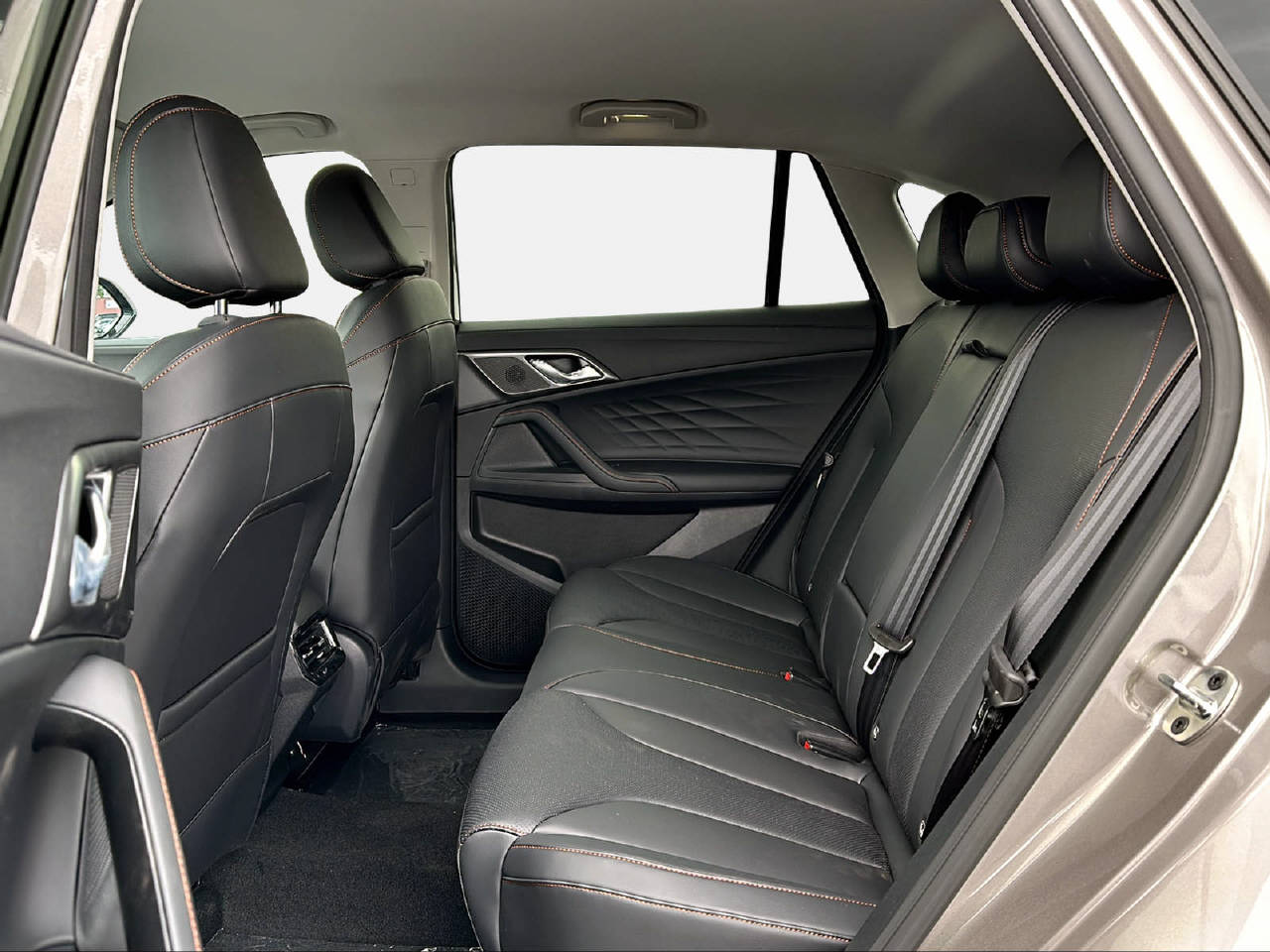 MG HS 1.5 Hybrid Luxury-image-12
