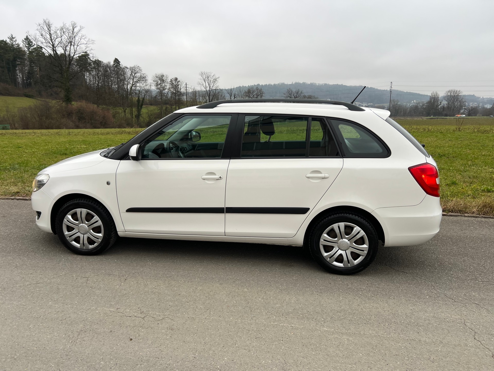 SKODA Fabia 1.2 TSI Ambition-image-1