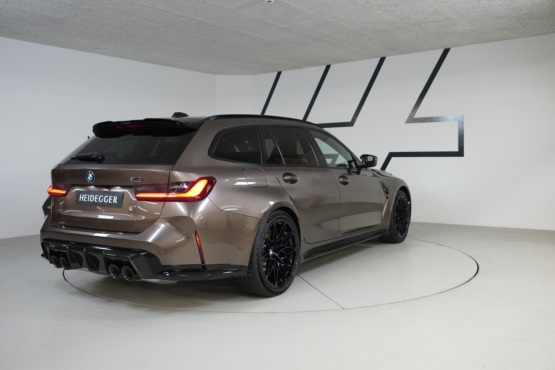 BMW M3 Touring xDrive Competition M-image-6