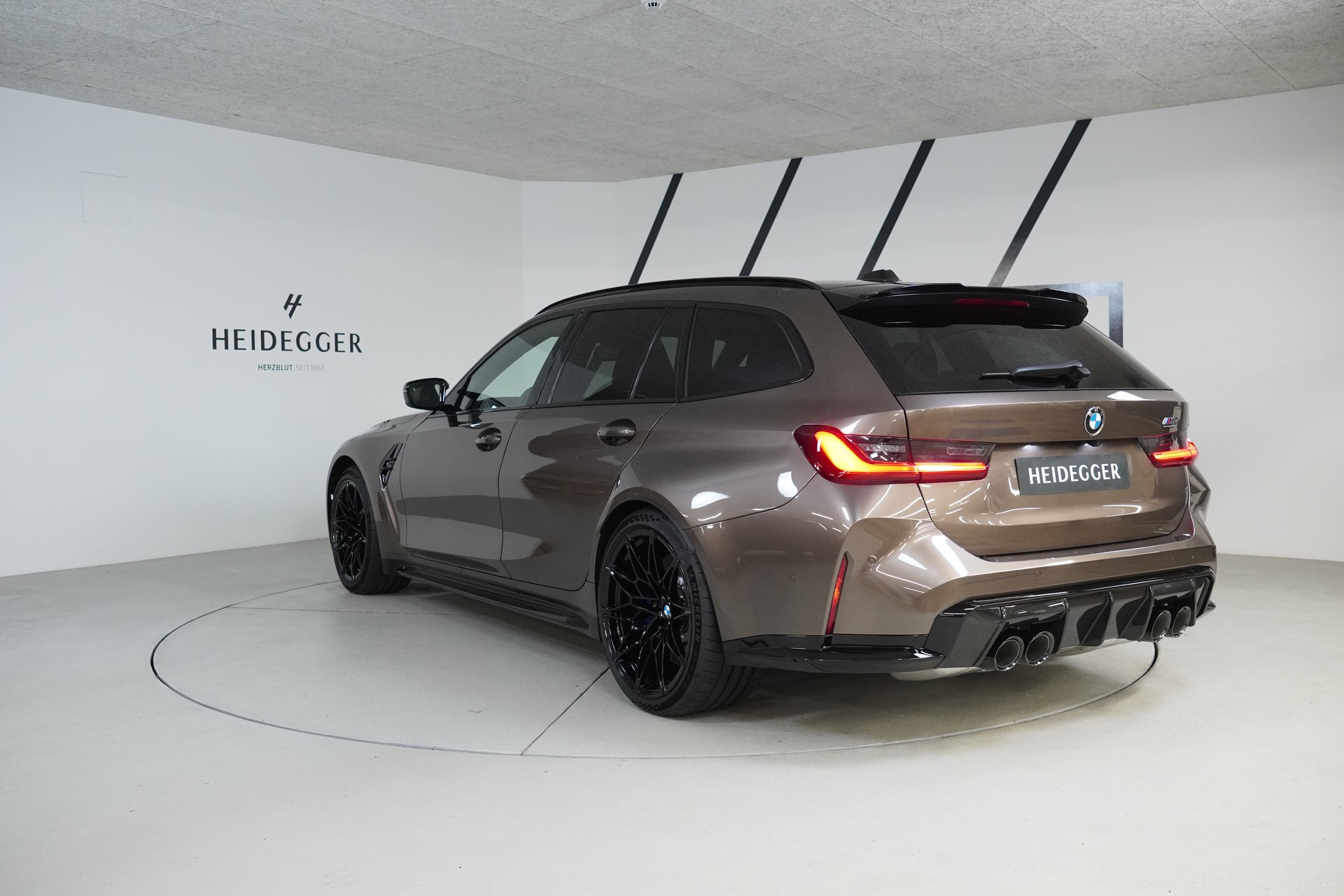 BMW M3 Touring xDrive Competition M-image-4