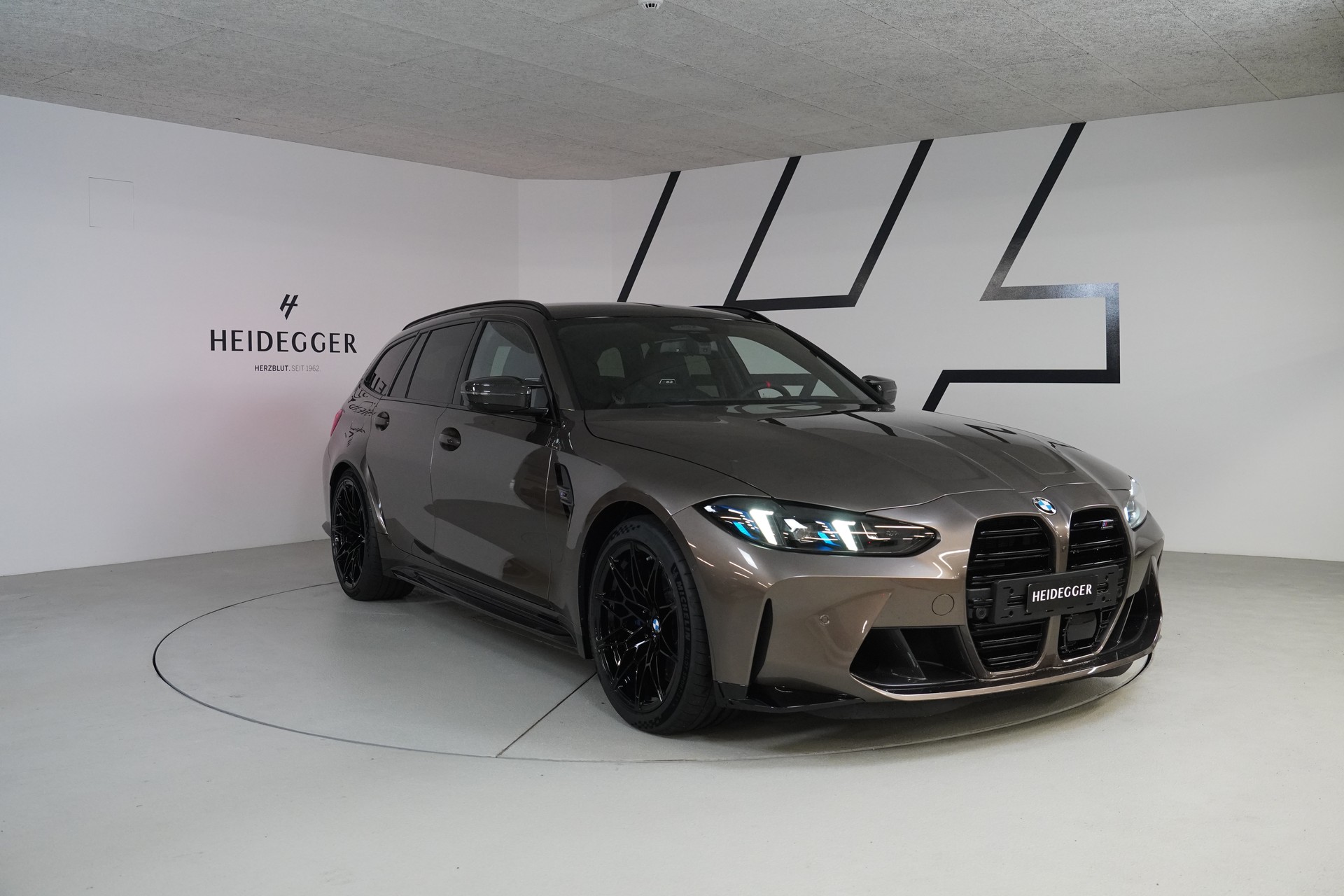 BMW M3 Touring xDrive Competition M-image-2