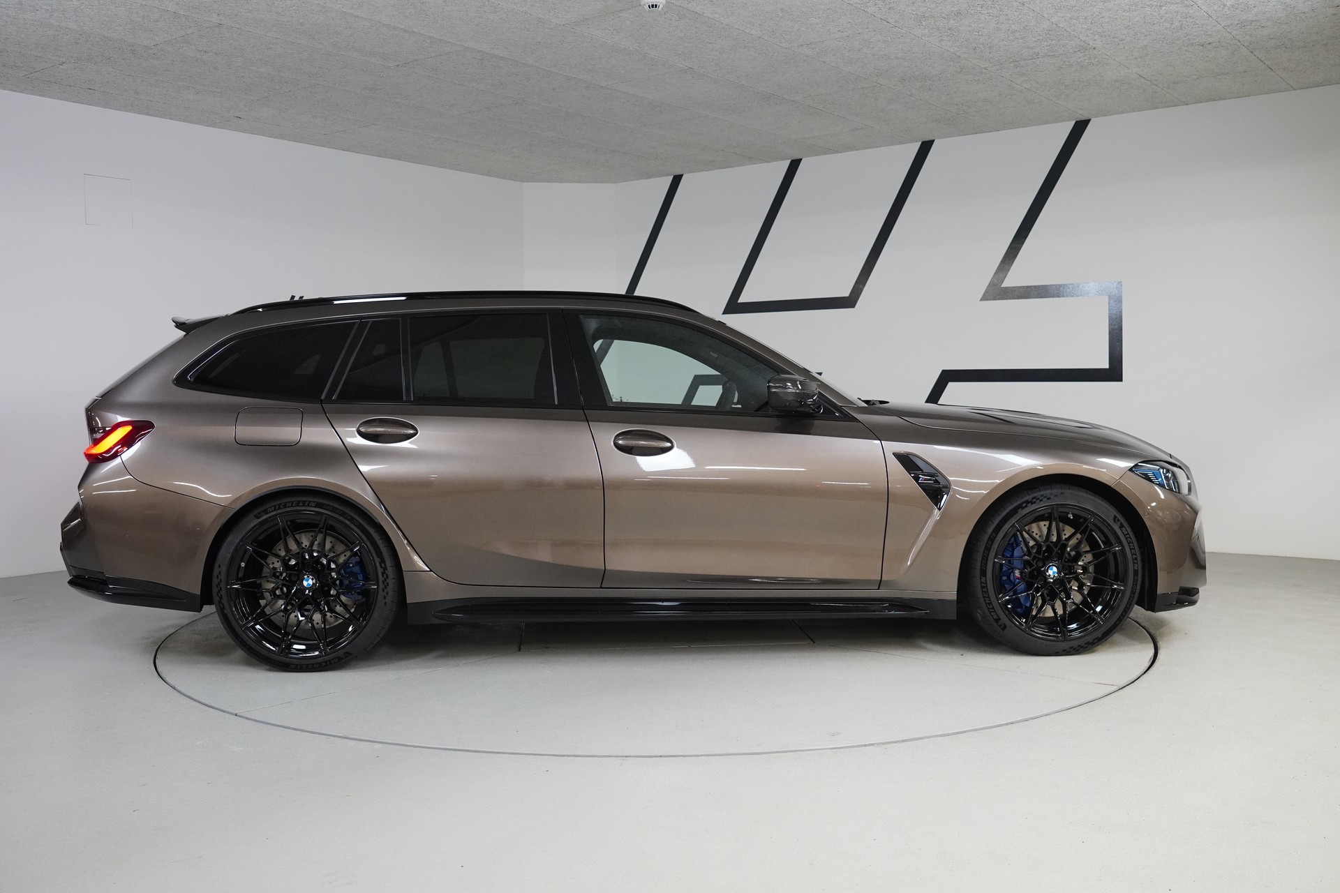 BMW M3 Touring xDrive Competition M-image-7
