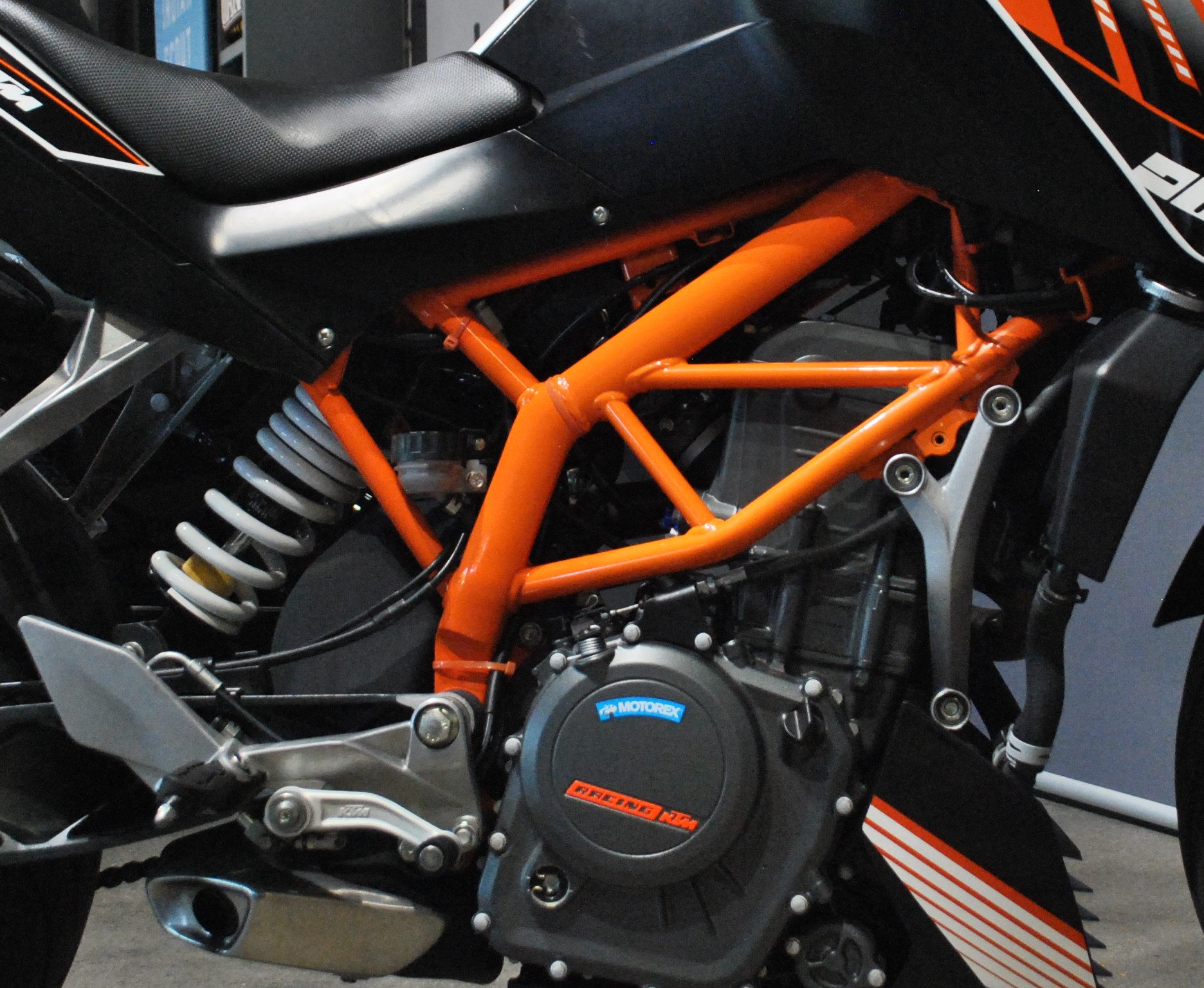 KTM 390 Duke ABS-image-8