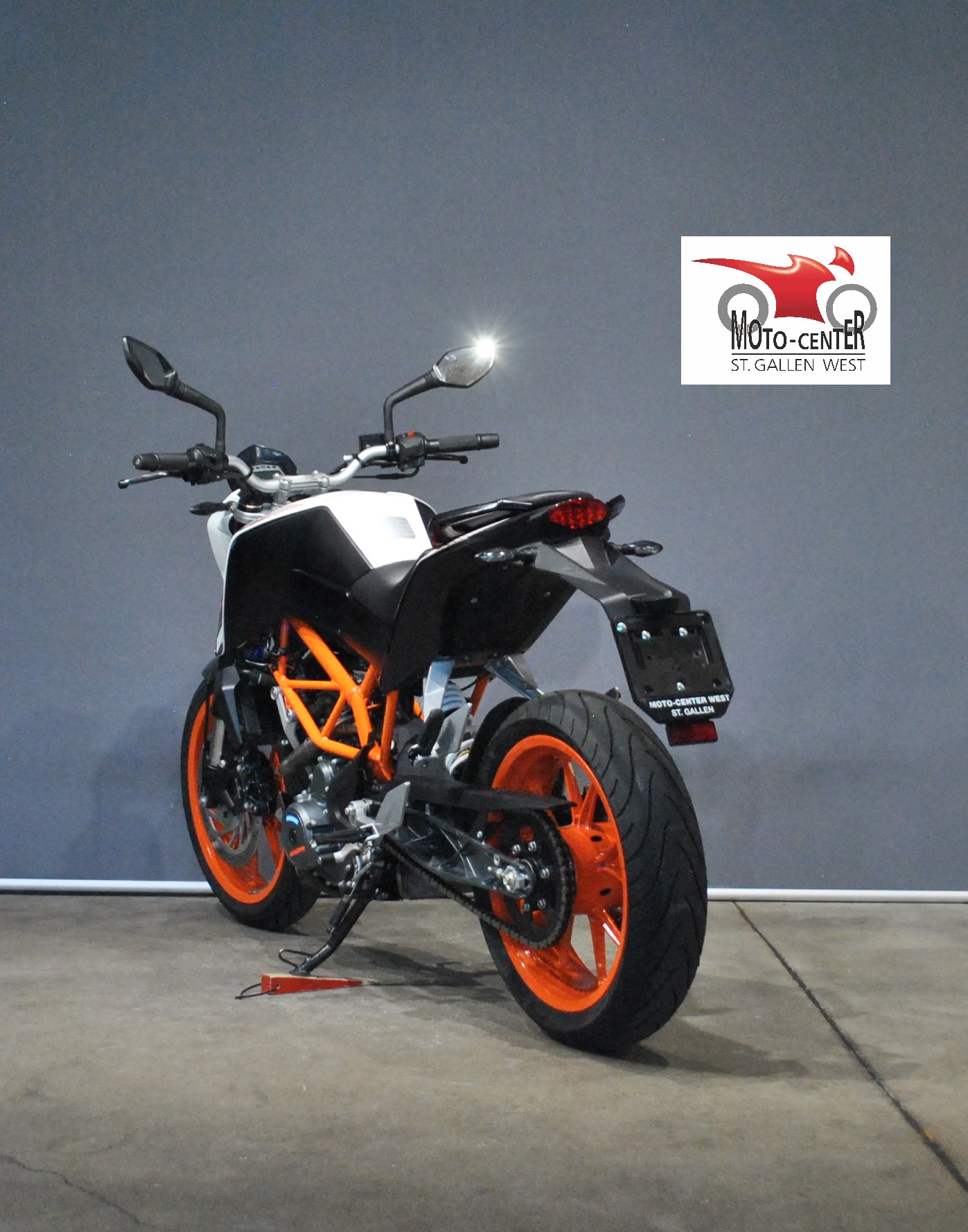 KTM 390 Duke ABS-showroom-element-3