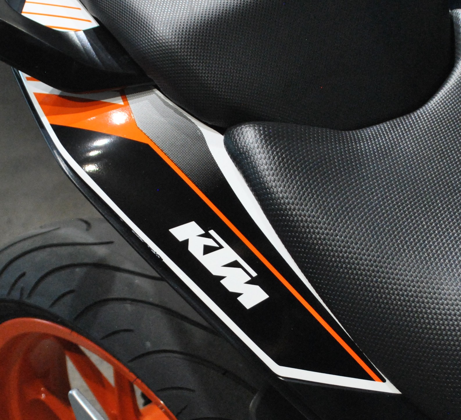 KTM 390 Duke ABS-image-7