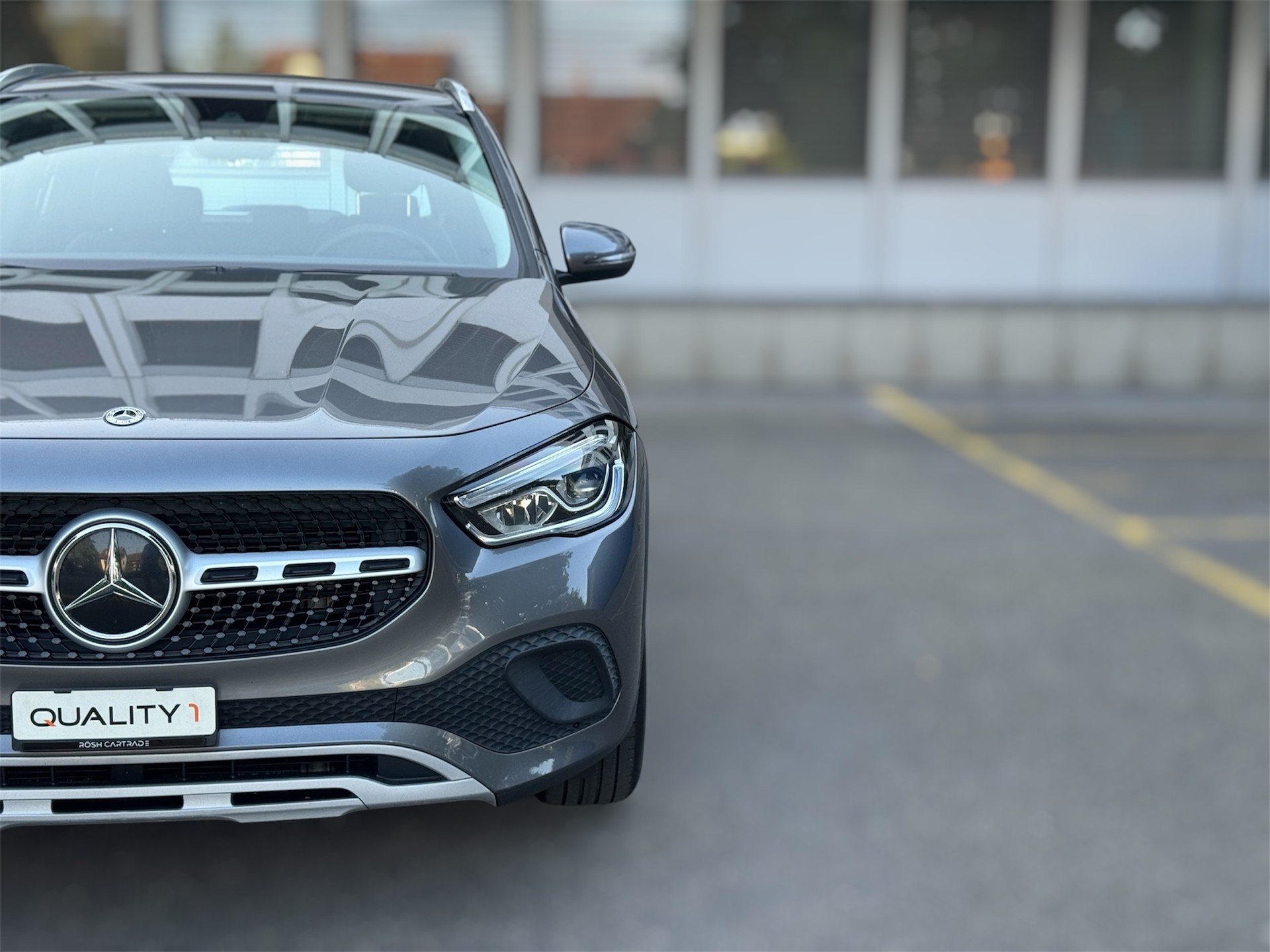 MERCEDES-BENZ GLA 180 Style 7G-DCT-image-15