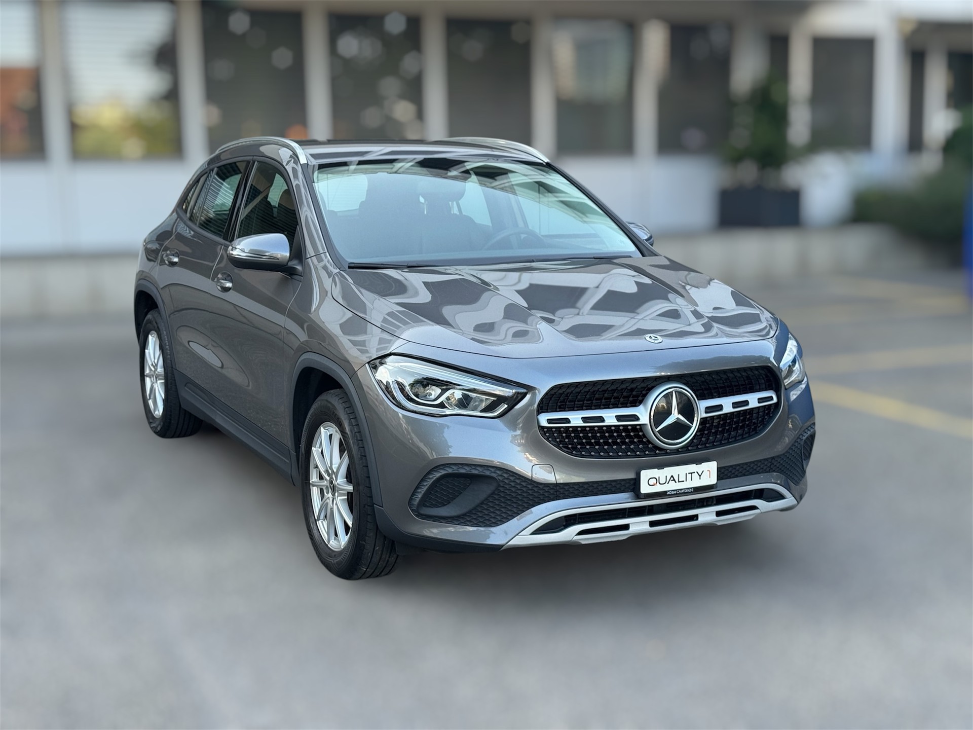 MERCEDES-BENZ GLA 180 Style 7G-DCT-image-0