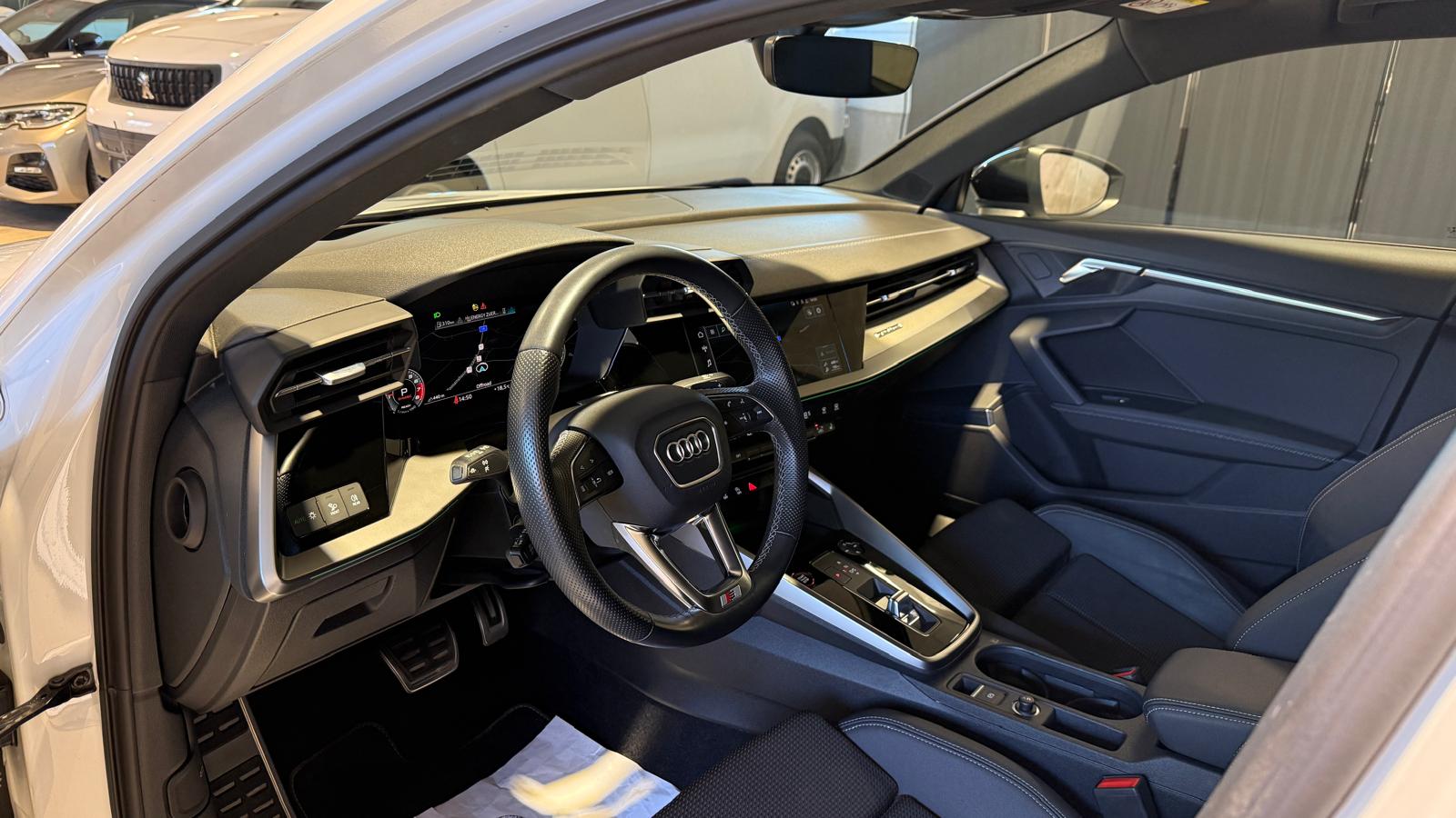 AUDI S3 Limousine 2.0 TFSI quattro S-Tronic-image-14
