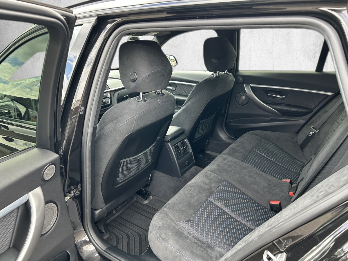 BMW 335d xDrive Touring Edition M Sport Steptronic-image-9