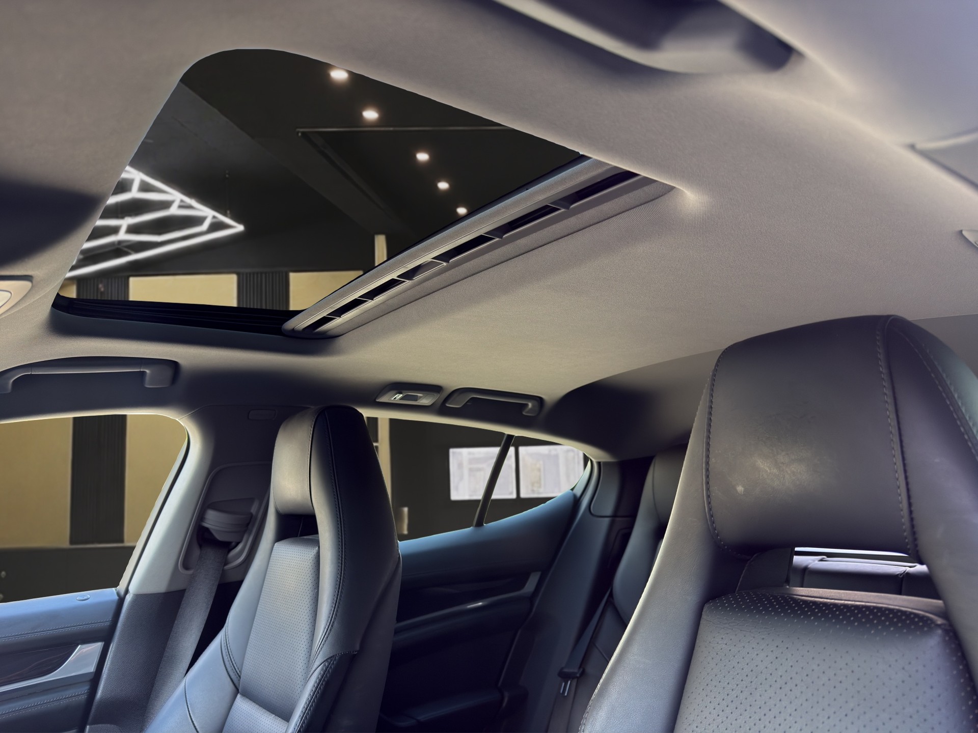 PORSCHE Panamera 4.8 V8 4S PDK-image-9