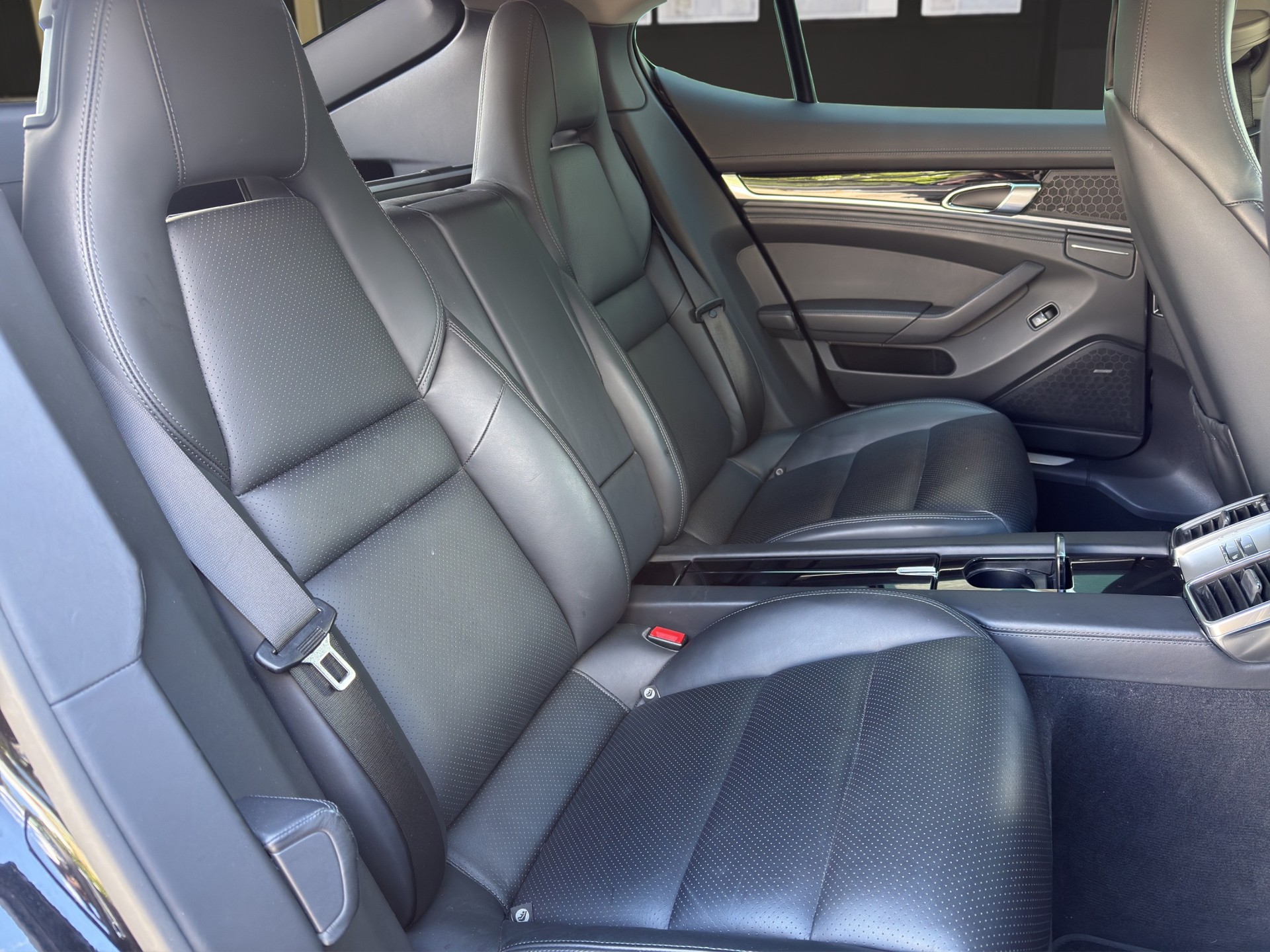 PORSCHE Panamera 4.8 V8 4S PDK-image-13
