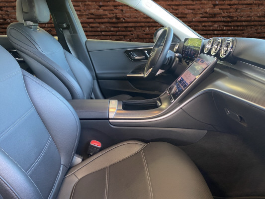 MERCEDES-BENZ C 180 Avantgarde-image-10