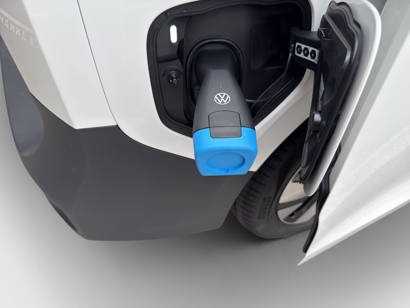 VW ID. Buzz Cargo Pro 4Motion-image-15