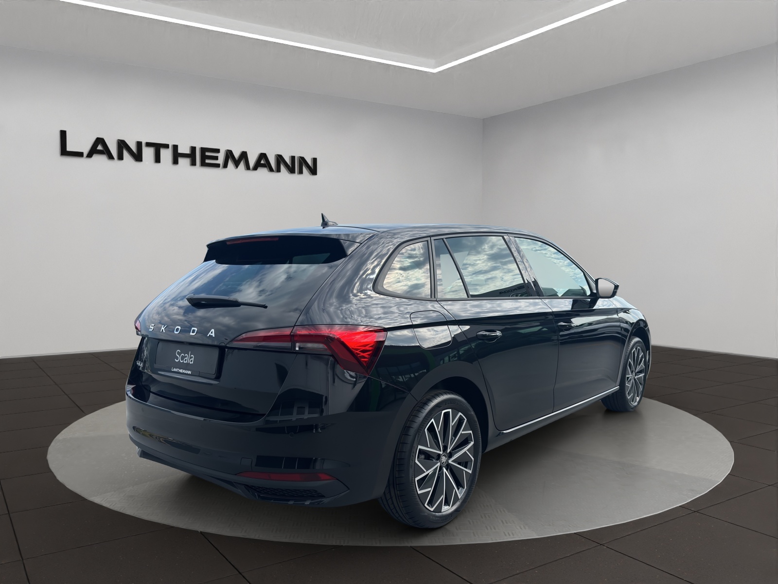 SKODA Scala 1.5 TSI Dynamic DSG-image-4