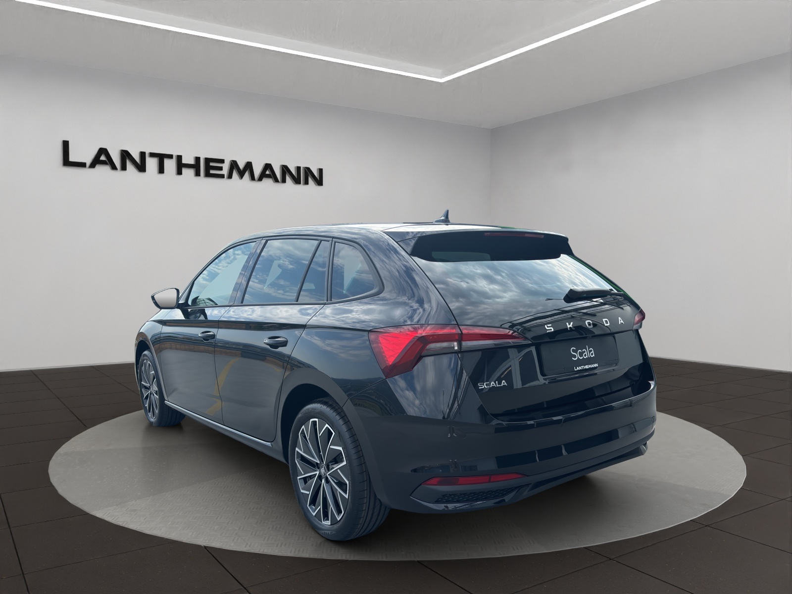 SKODA Scala 1.5 TSI Dynamic DSG-image-2