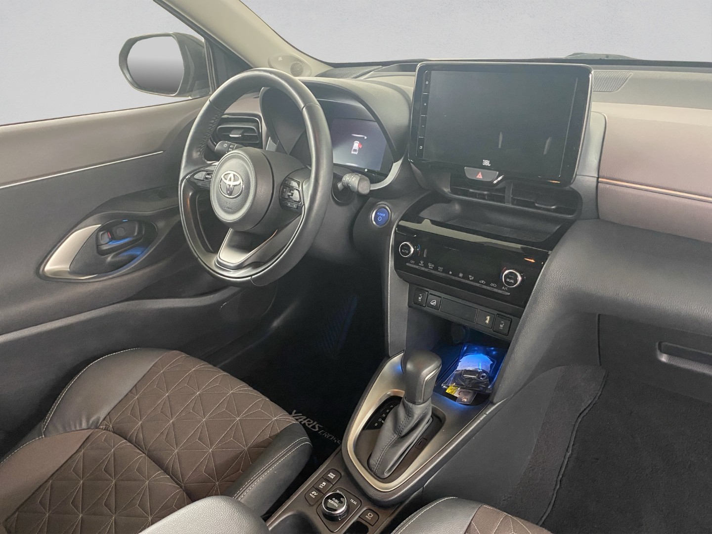 TOYOTA Yaris Cross 1.5 Trend e-CVT AWDi-image-21