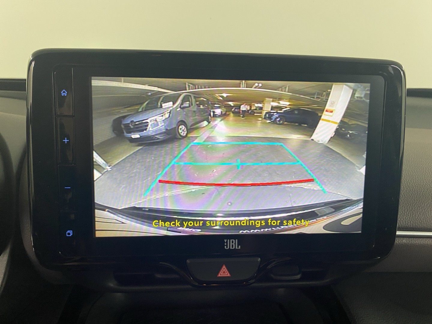 TOYOTA Yaris Cross 1.5 Trend e-CVT AWDi-image-13