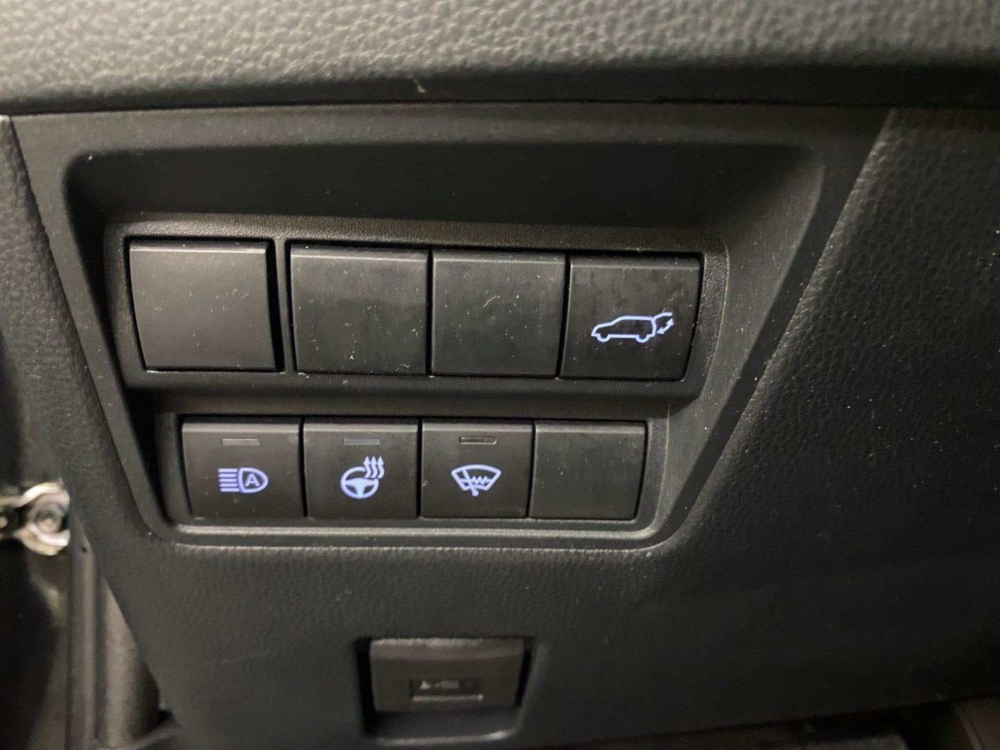 TOYOTA Yaris Cross 1.5 Trend e-CVT AWDi-image-15