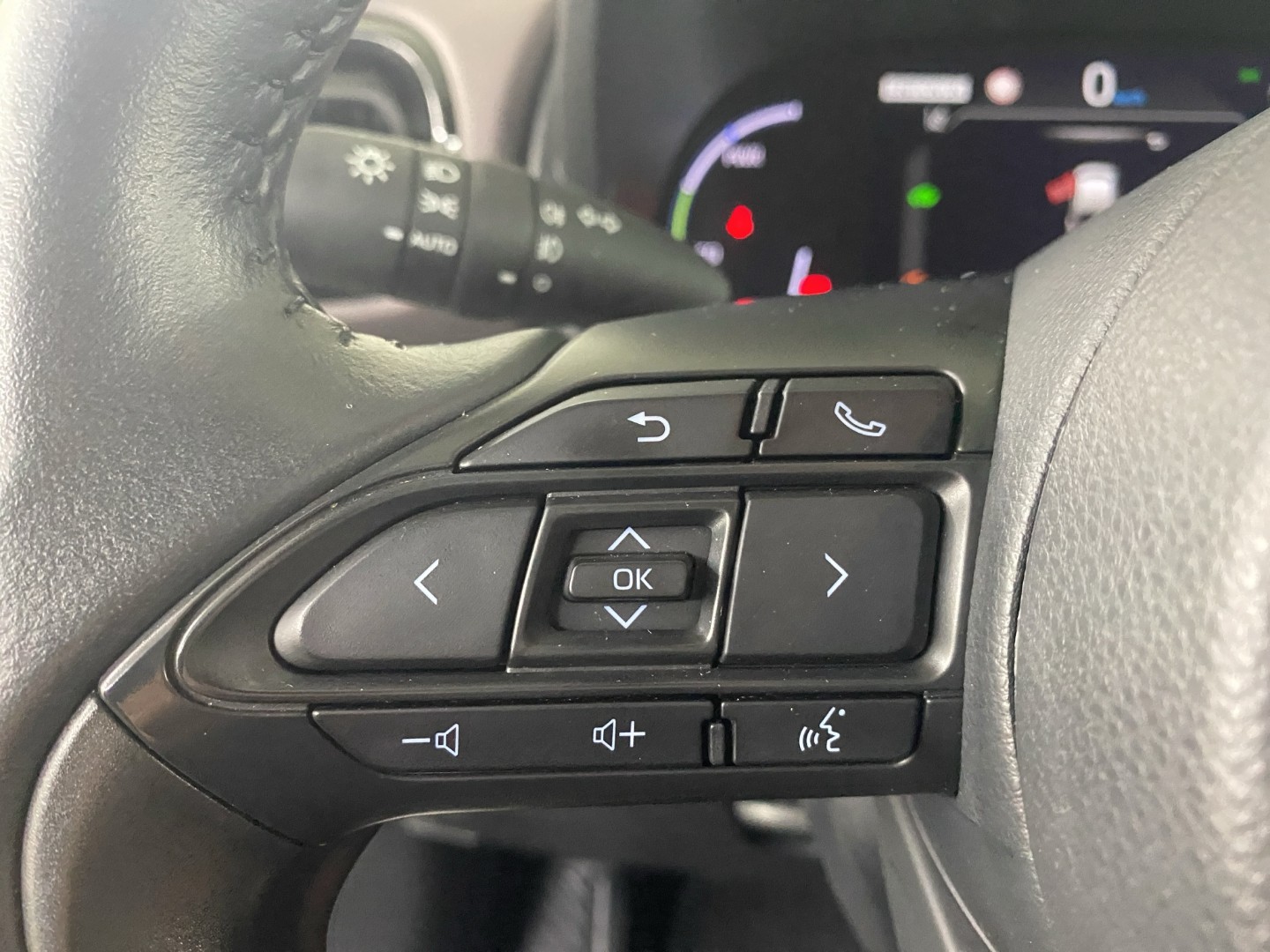 TOYOTA Yaris Cross 1.5 Trend e-CVT AWDi-image-16