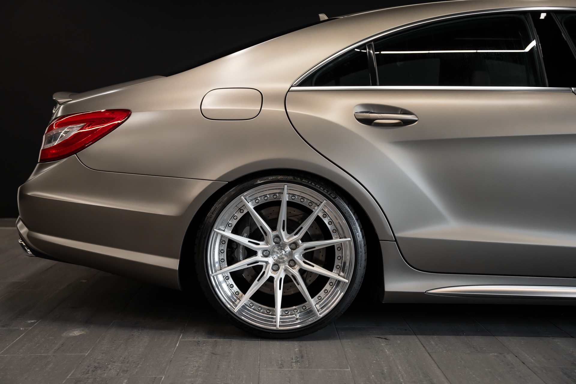 MERCEDES-BENZ CLS 63 AMG Speedshift MCT / Manganitgrau SHAPE / Grail Anlage / Sitzkühlung / Schiebedach / Dach Alcantara / Leder designo-image-4